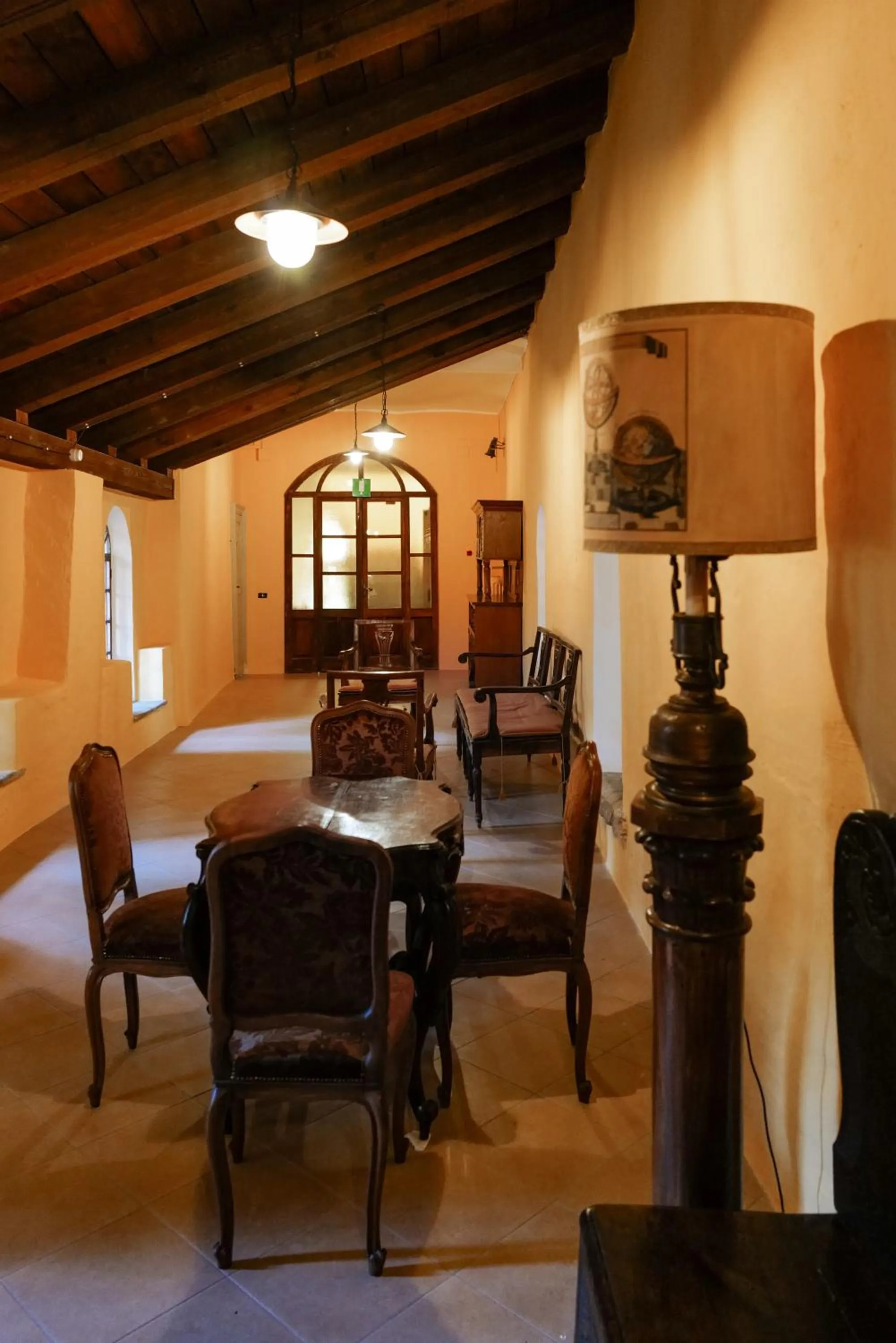 Communal lounge/ TV room in Convento Boutique Hotel