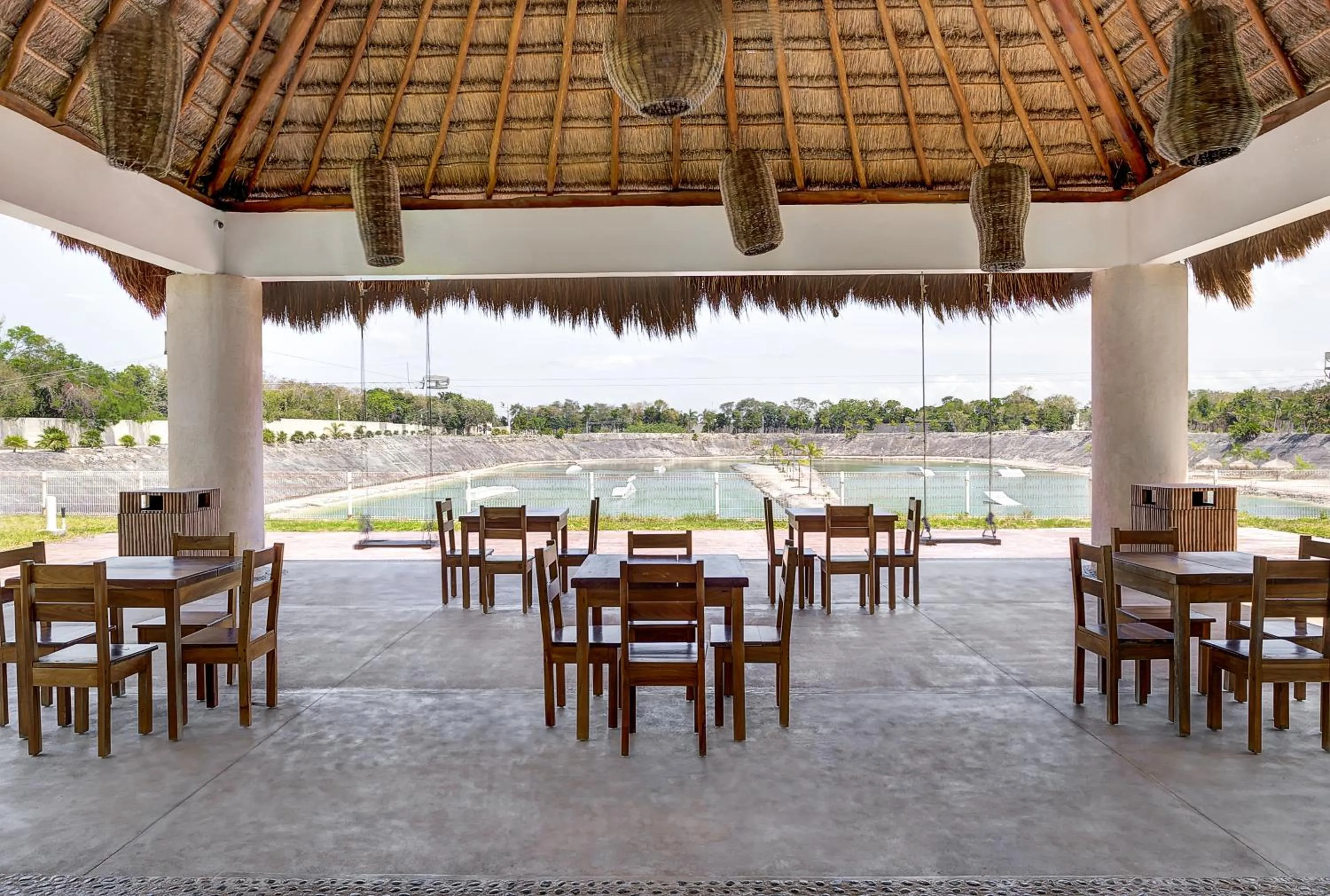 Restaurant/places to eat in Mayan Water Hotel