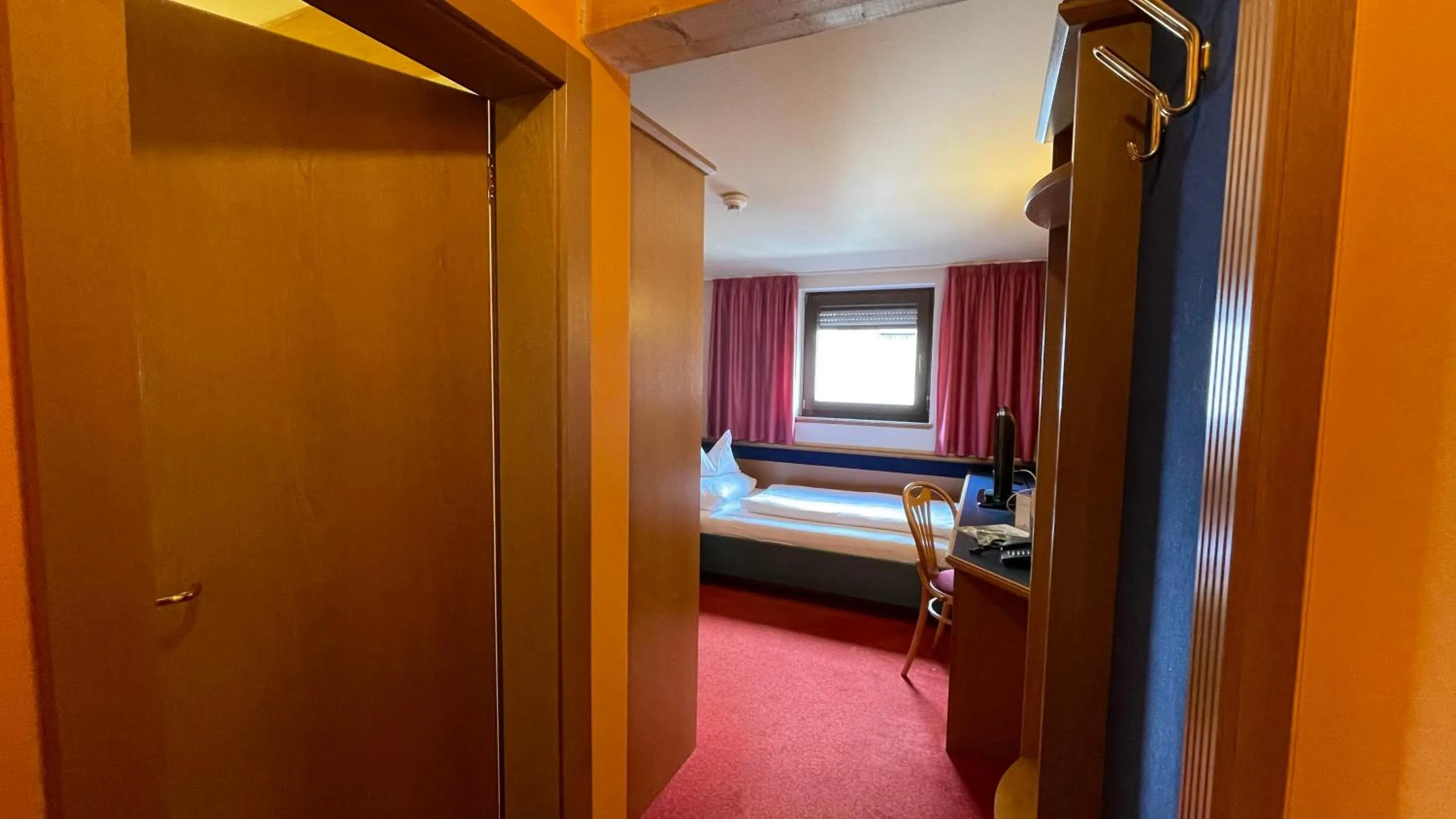 Bedroom, Bed in Alphotel Stocker Alpine Wellnesshotel