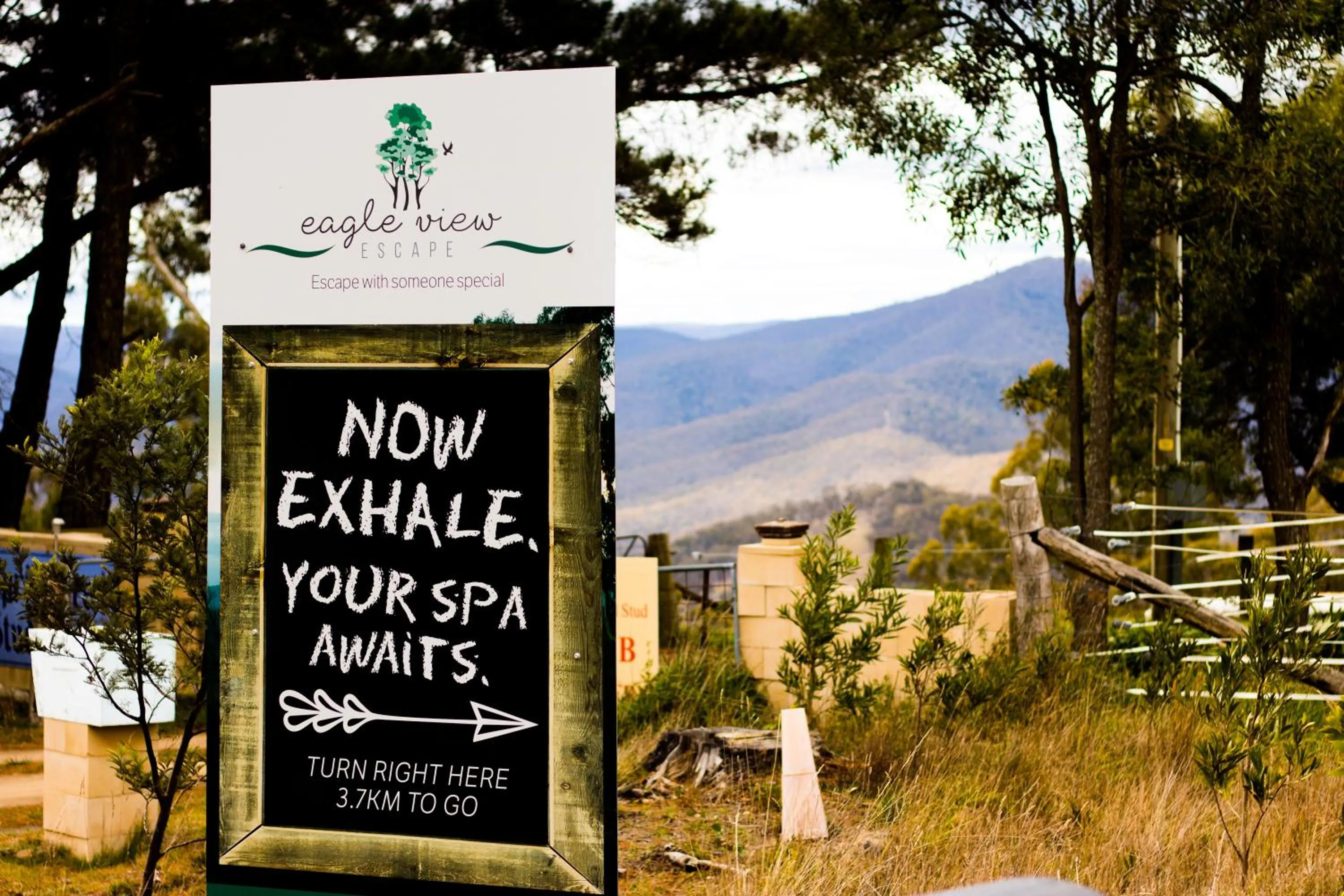 Property logo or sign in Eagle View Escape