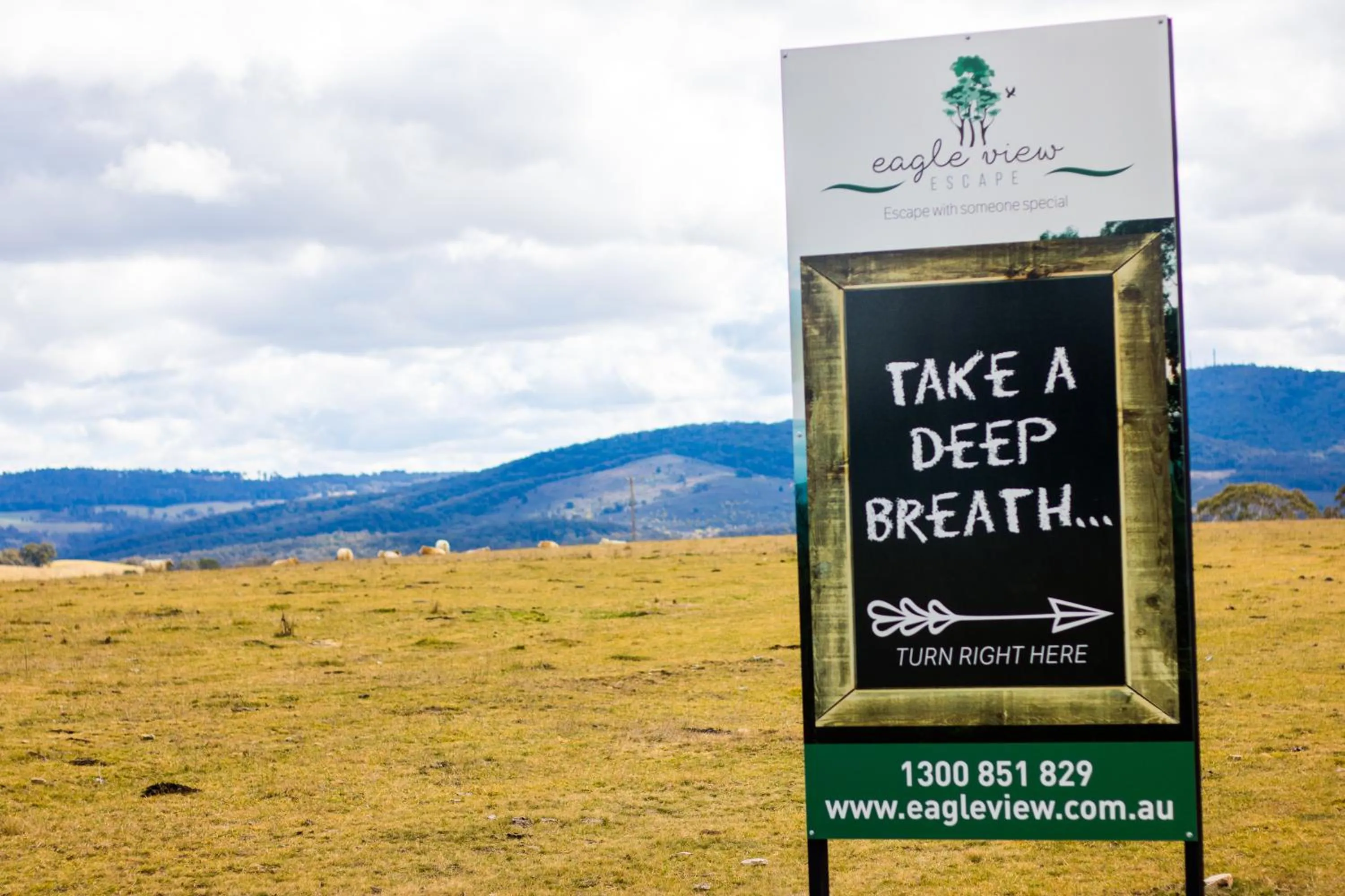 Property logo or sign in Eagle View Escape