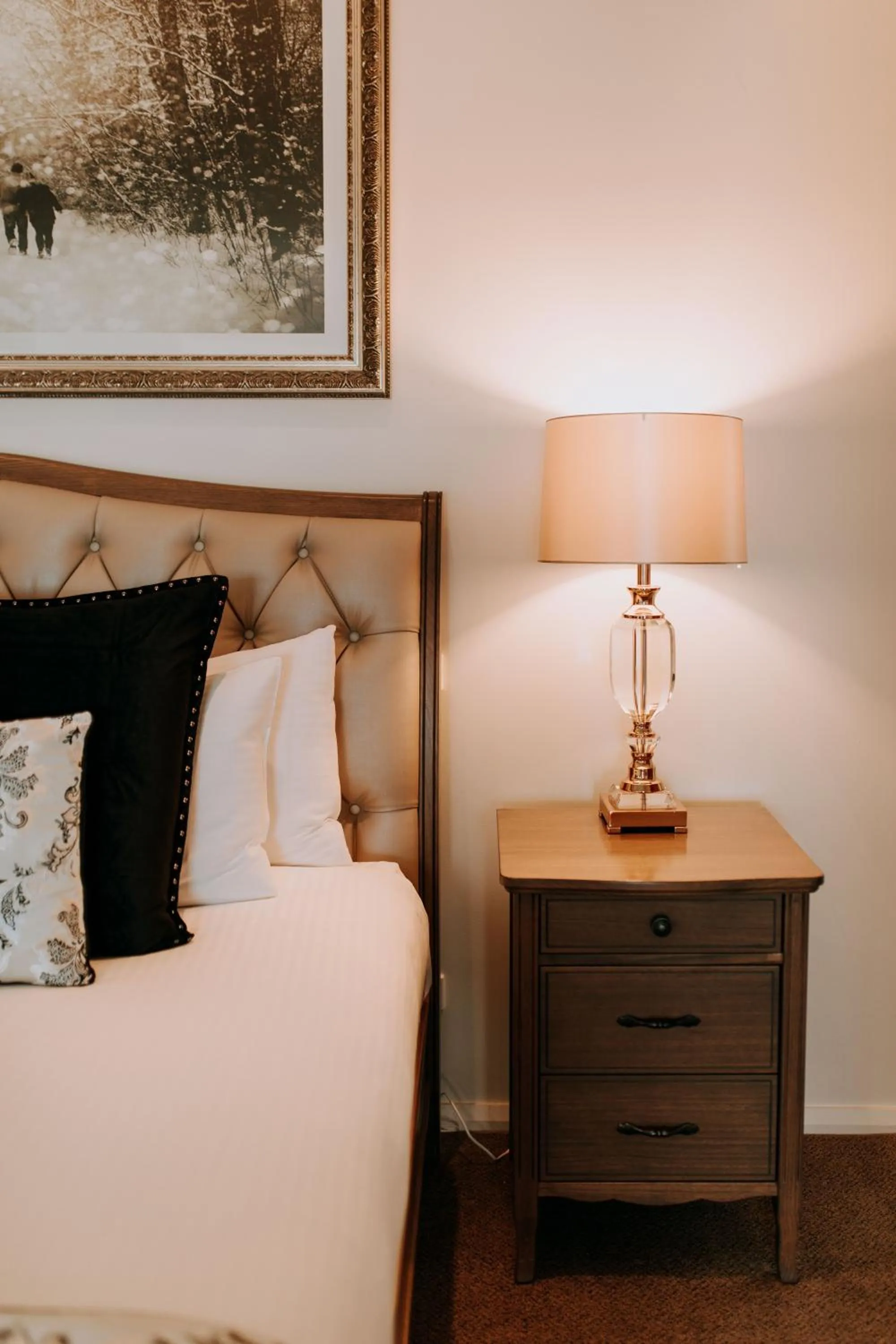 Bed in Eagle View Escape