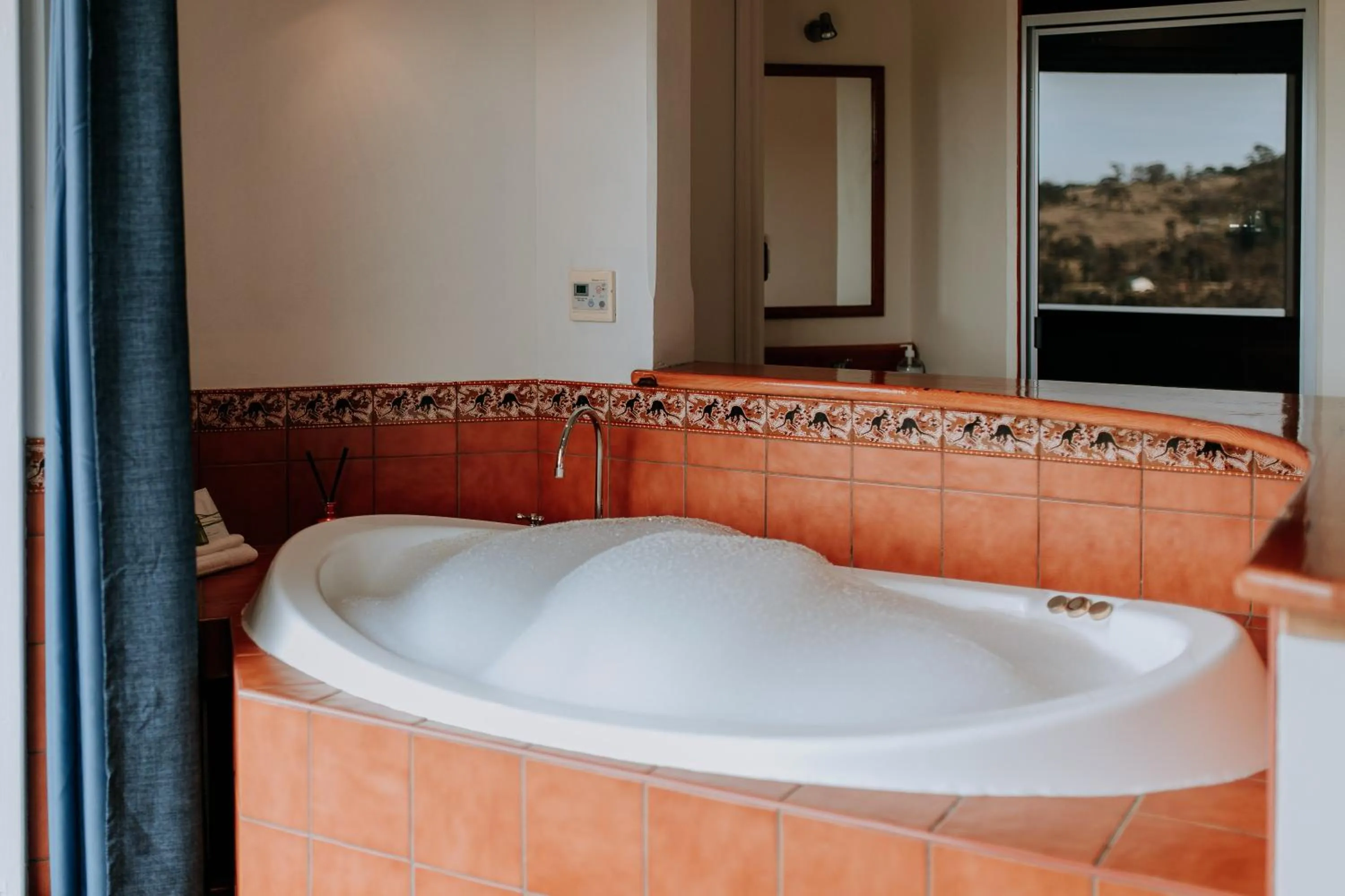 Hot Tub in Eagle View Escape