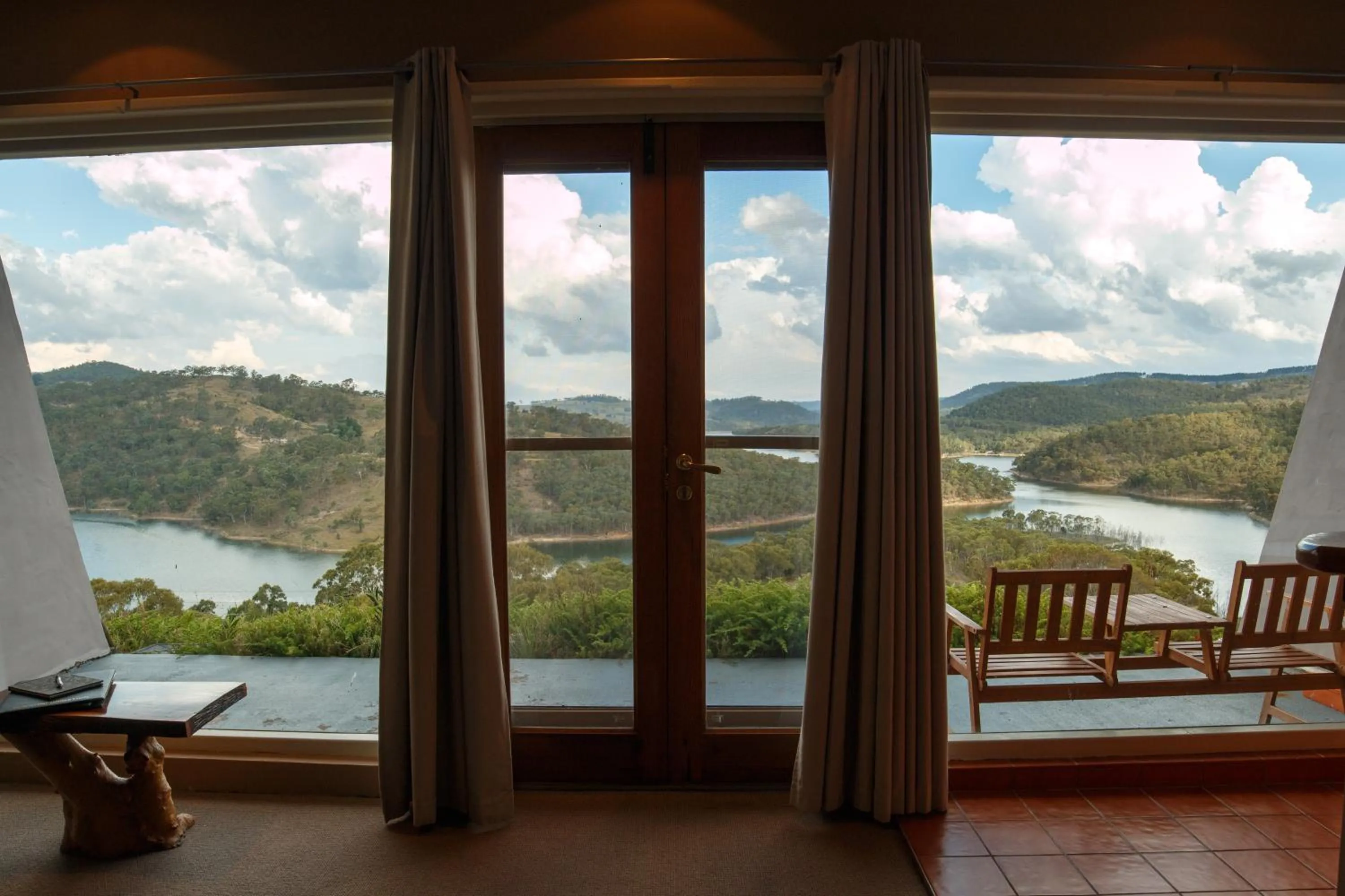 Lake view in Eagle View Escape