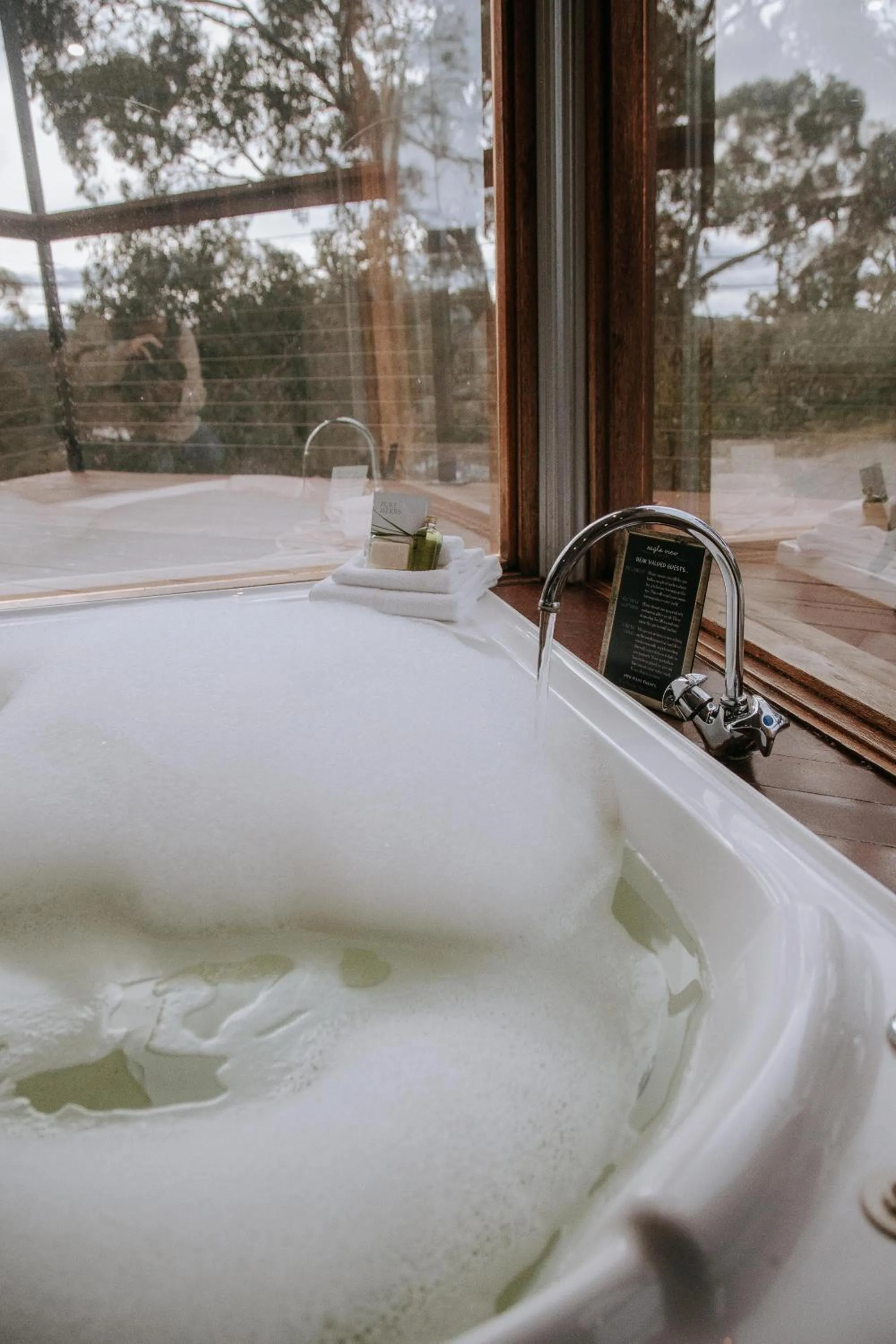 Hot Tub in Eagle View Escape