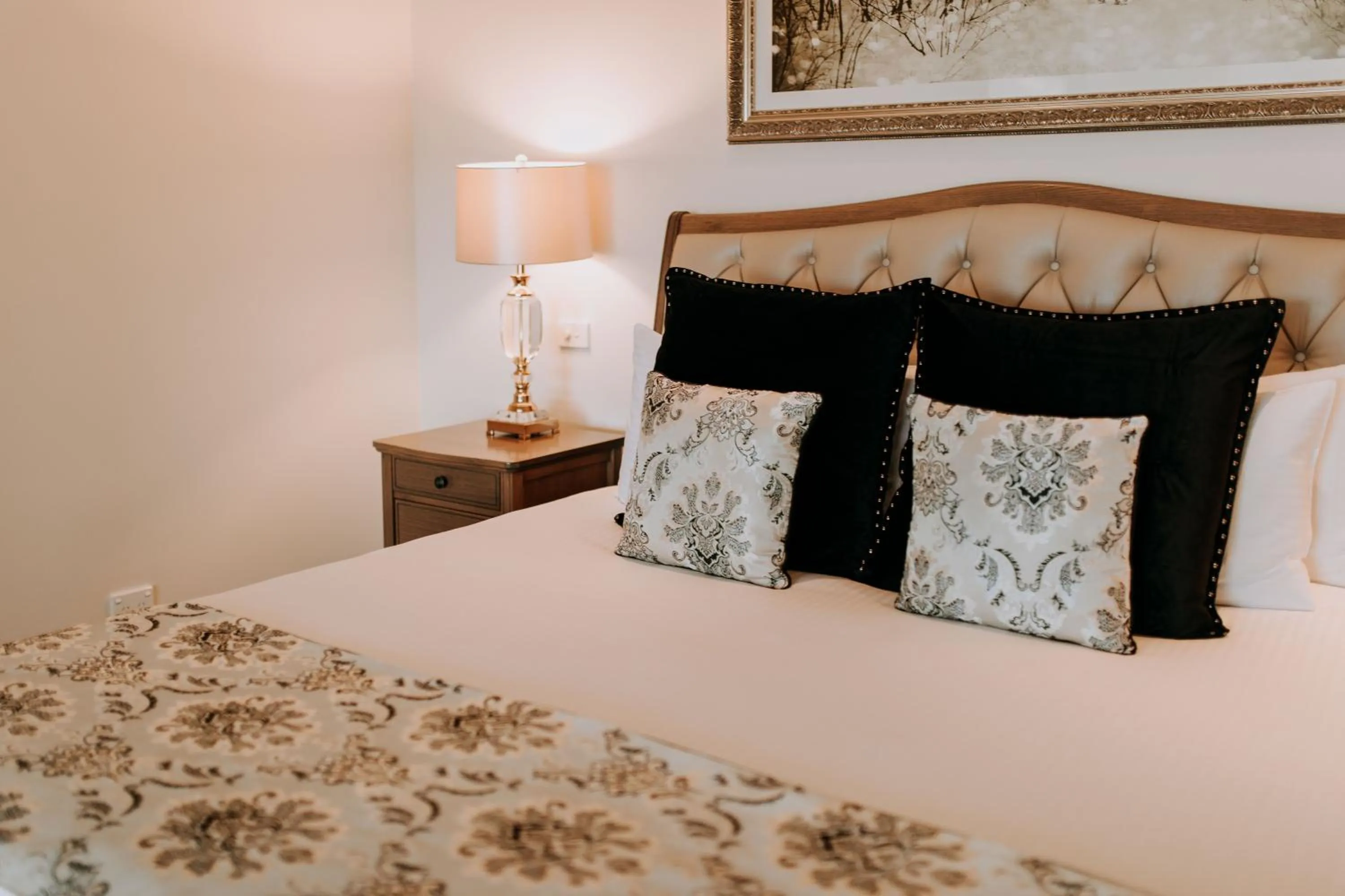 Bed in Eagle View Escape