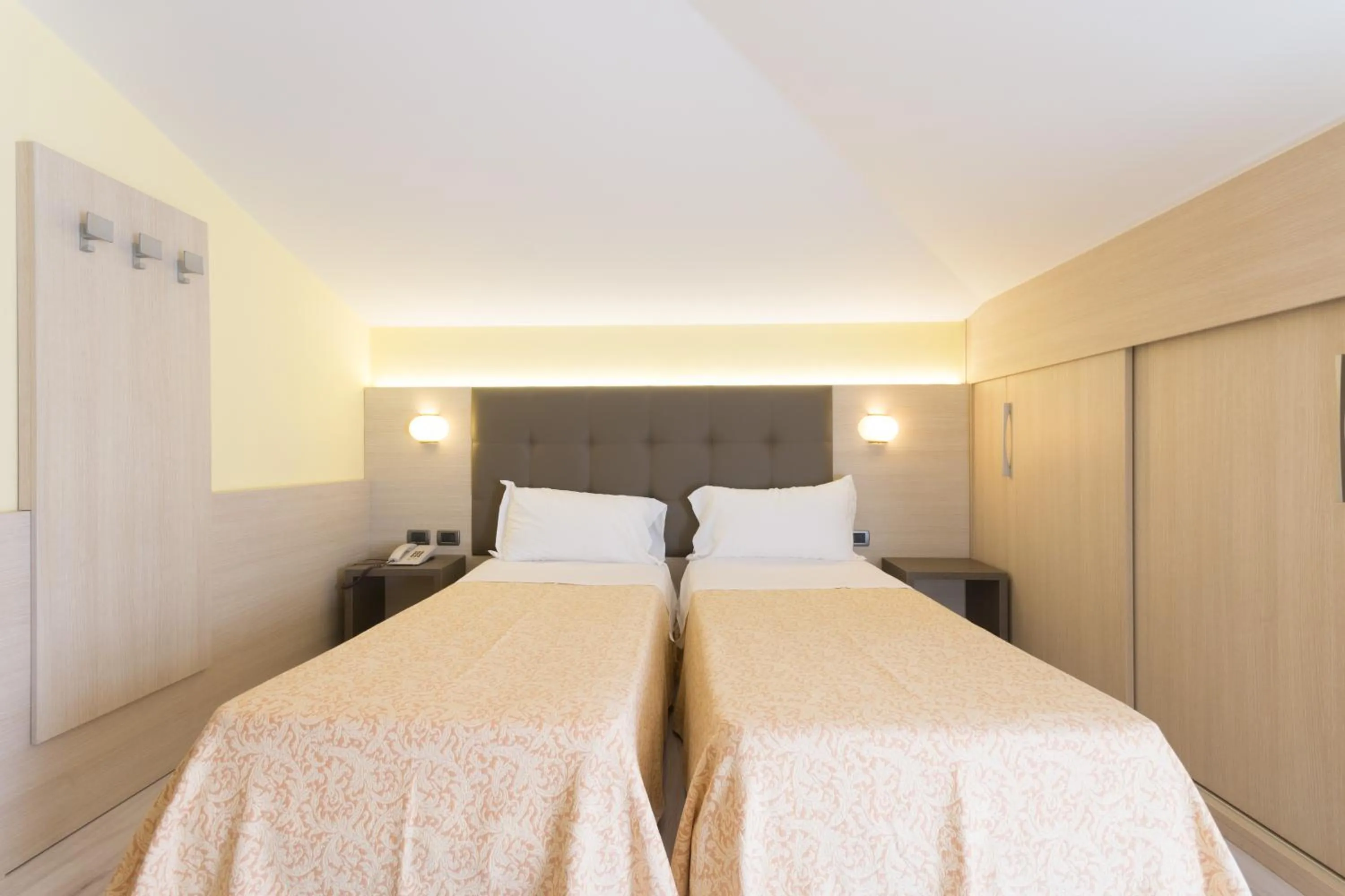 Bed in Park Hotel Ristorante Ca' Bianca