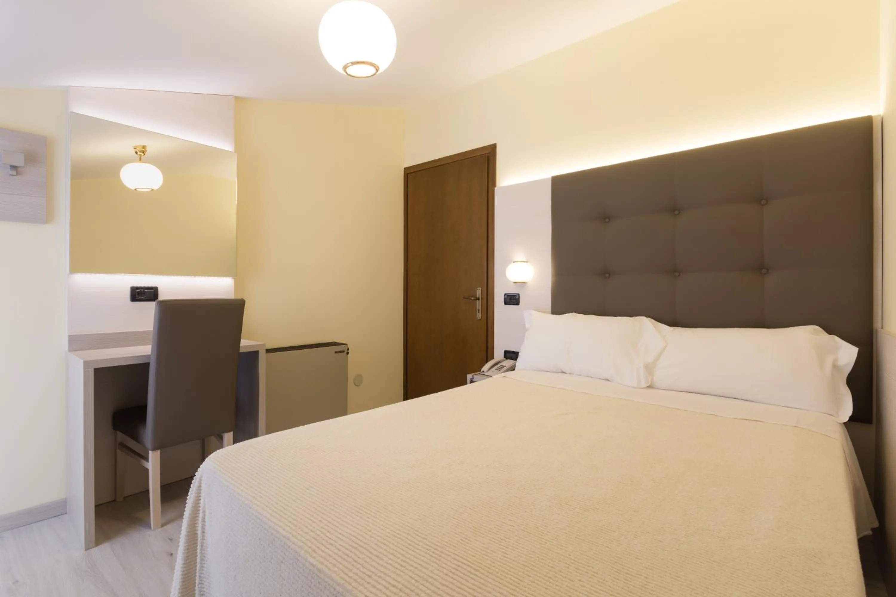 Bed in Park Hotel Ristorante Ca' Bianca