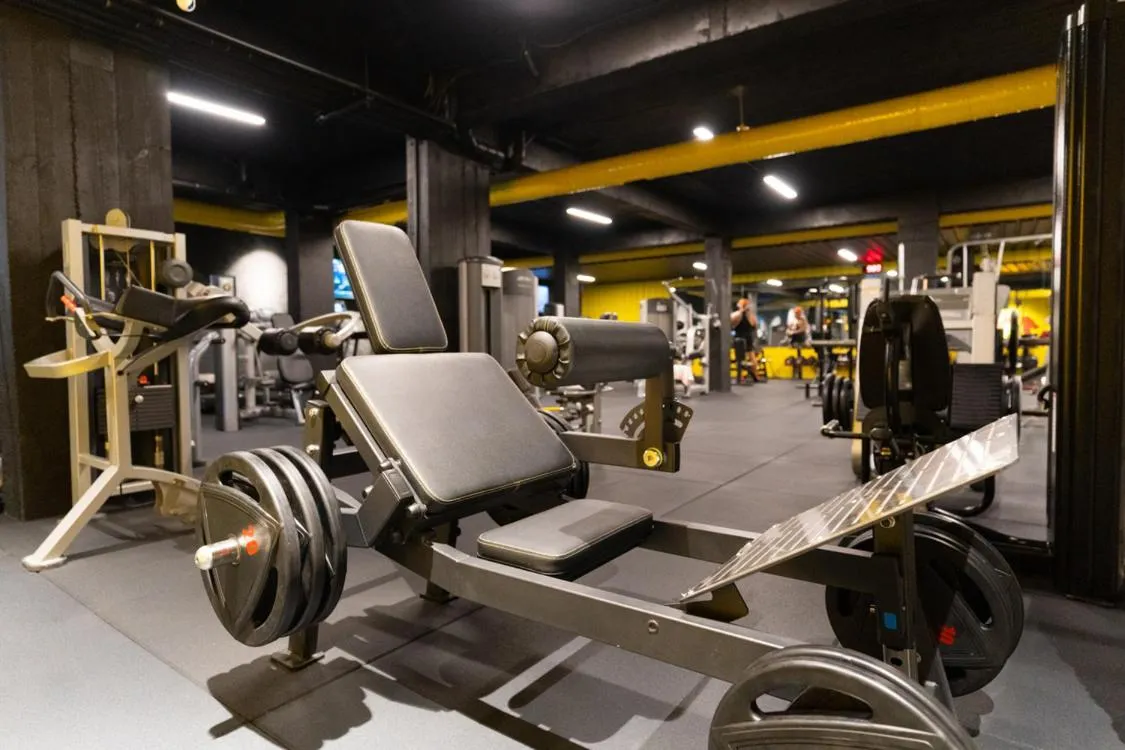 Fitness centre/facilities in Leonis Hotel