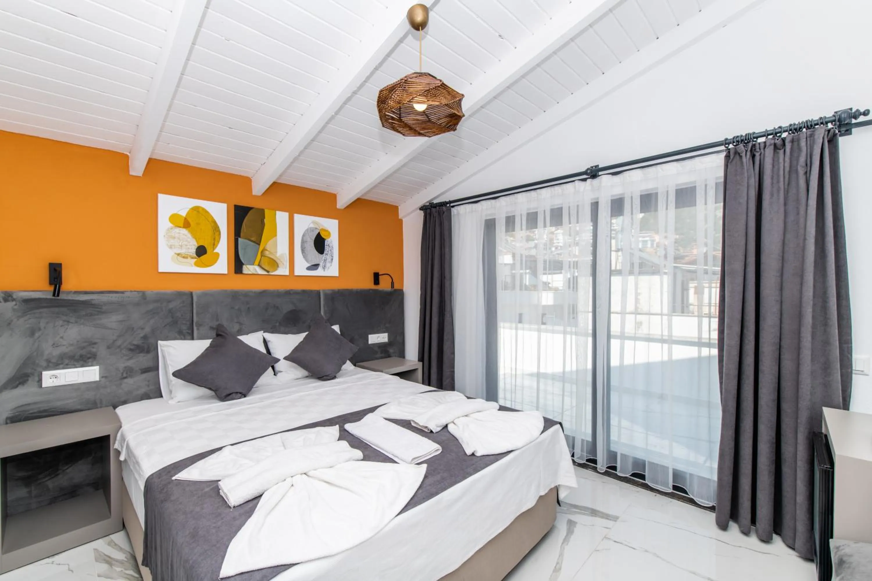 Photo of the whole room in Leonis Hotel