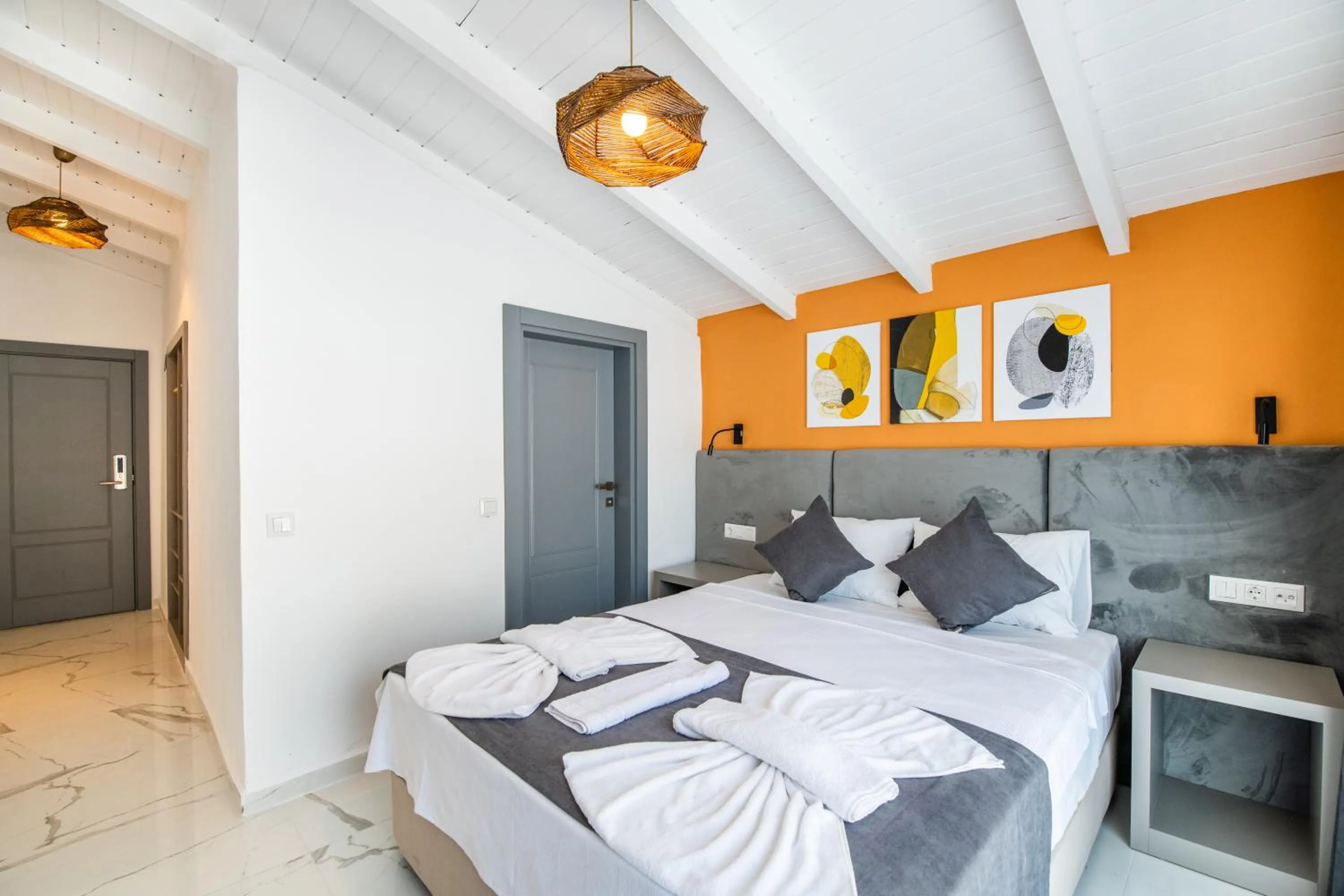 Photo of the whole room in Leonis Hotel