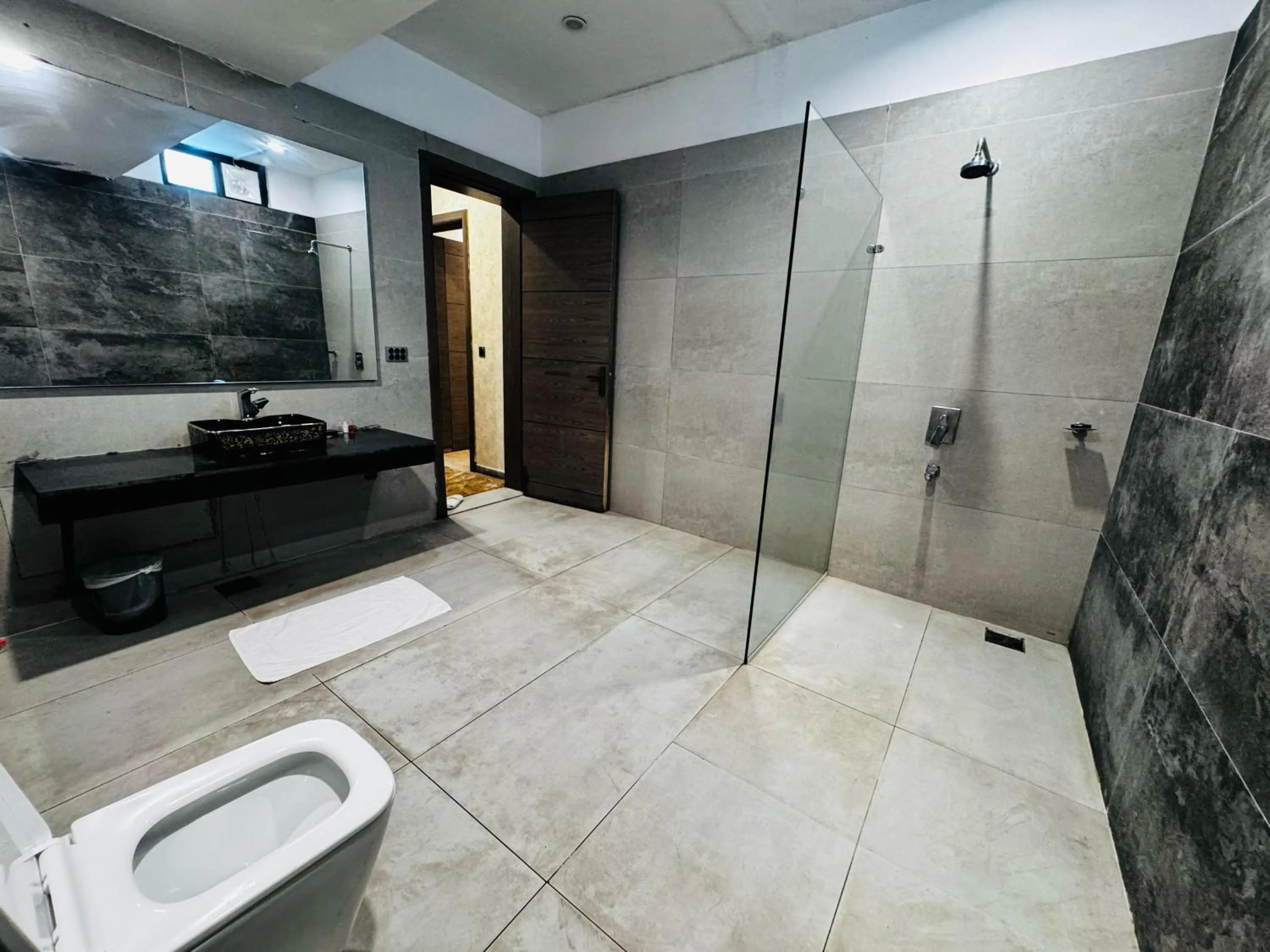 Shower in OXVUE Boutique Hotel