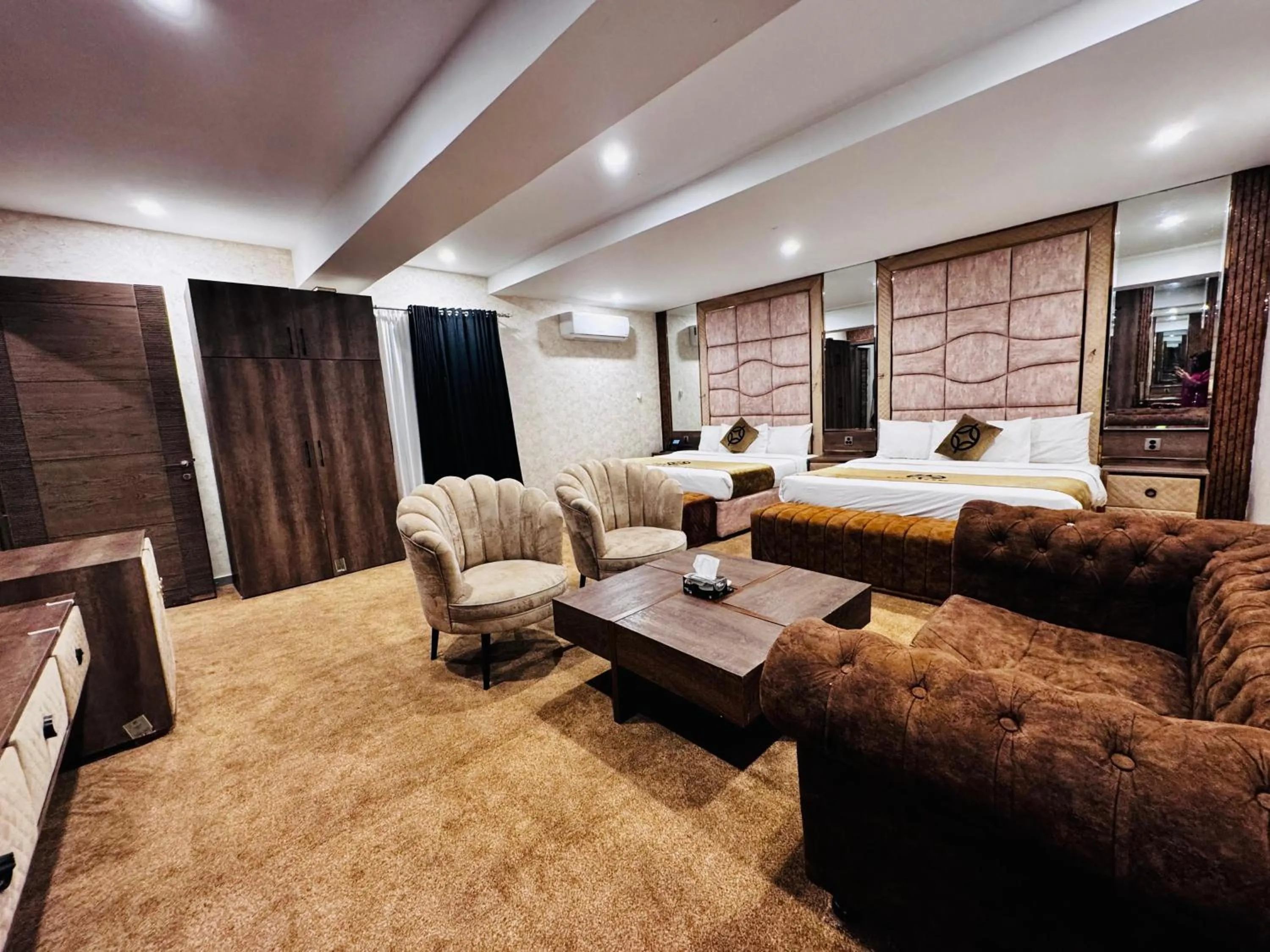 Bed in OXVUE Boutique Hotel