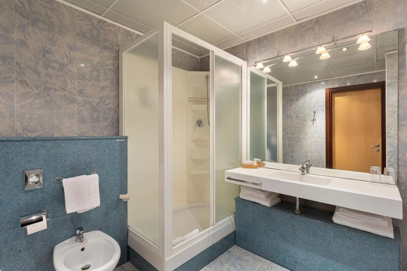 Shower in LVG Hotel Collection - Al Mulino