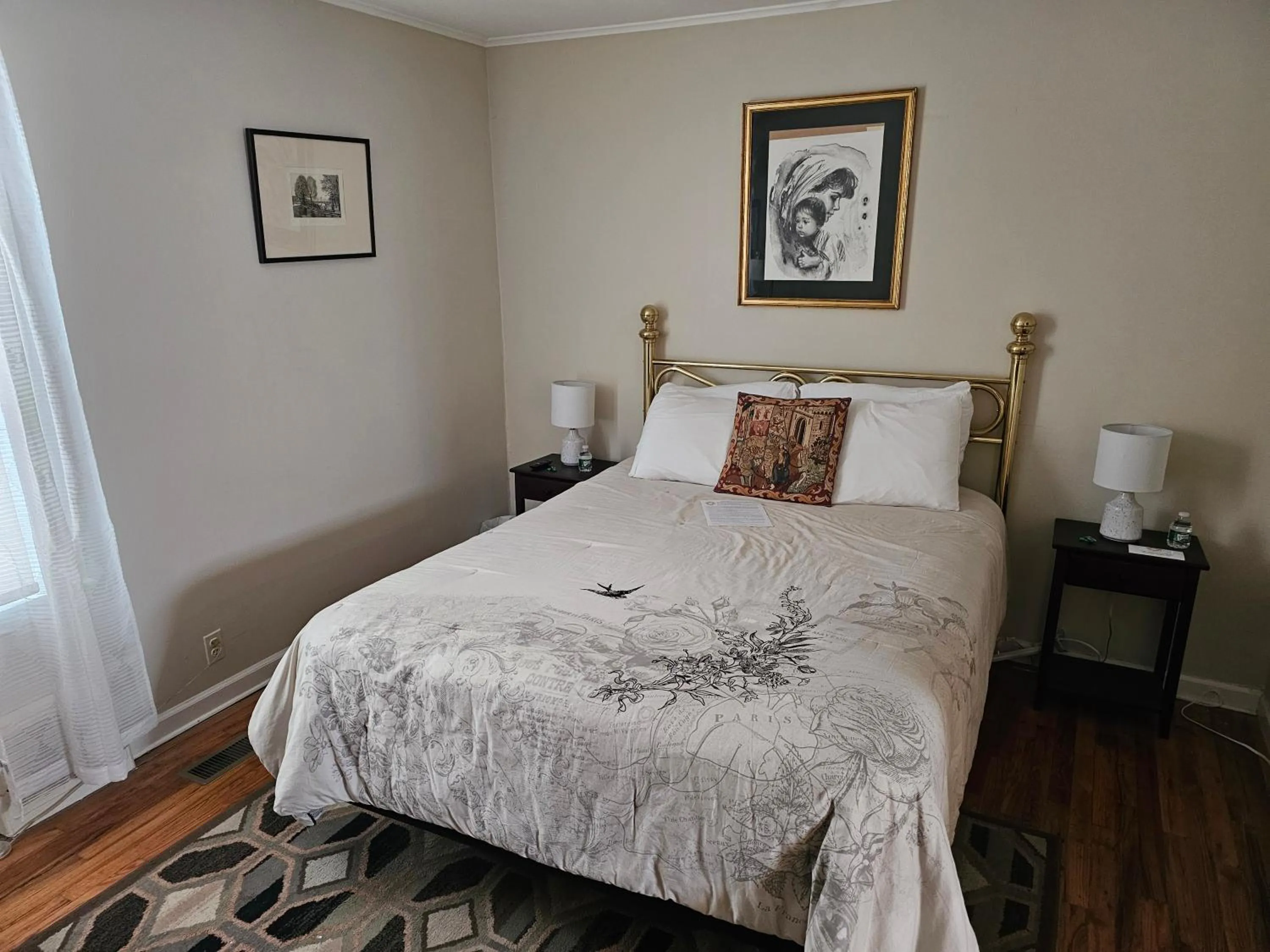 Bed in Come As You Are Inn LLC