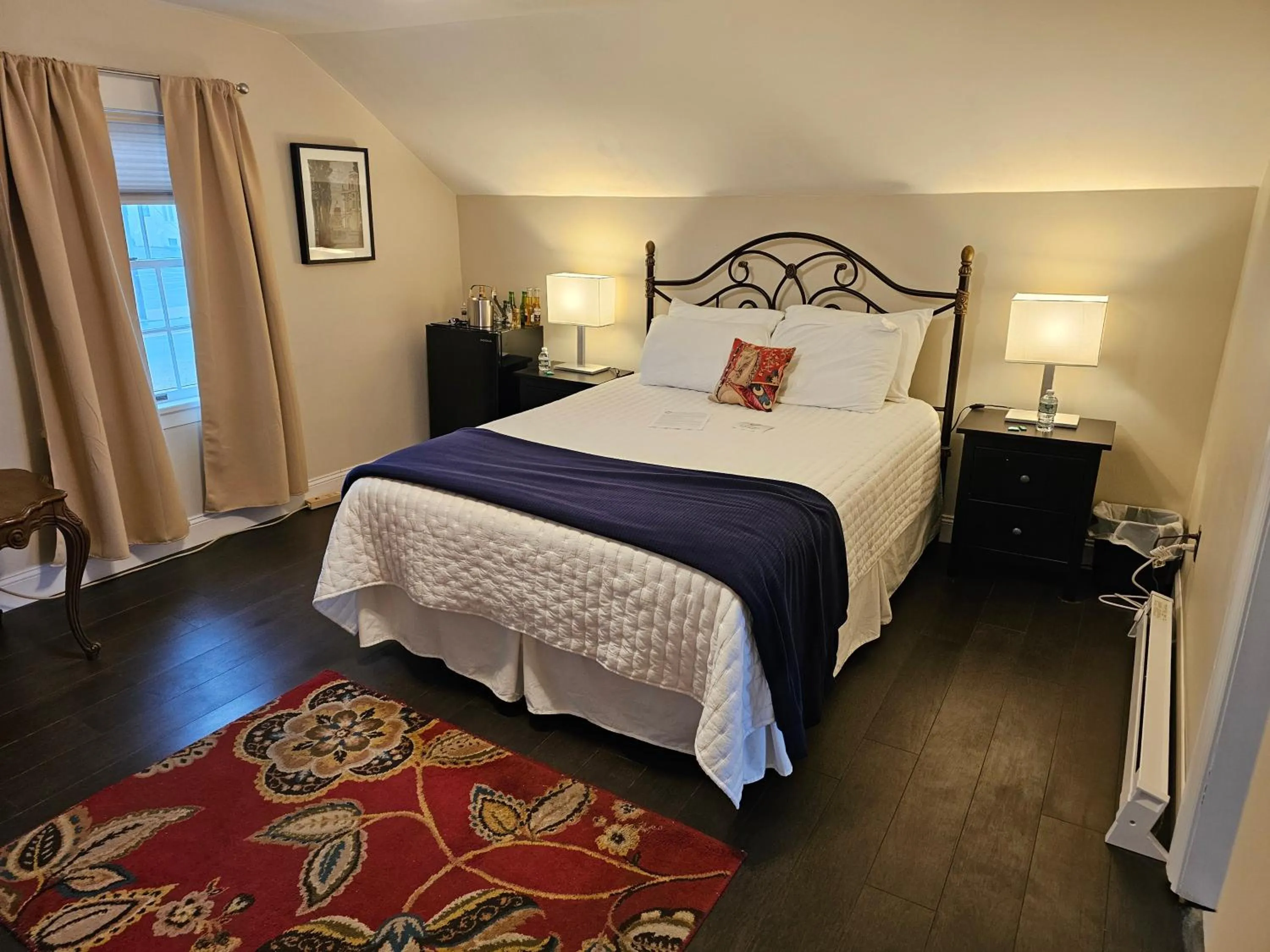 Property building, Bed in Come As You Are Inn LLC