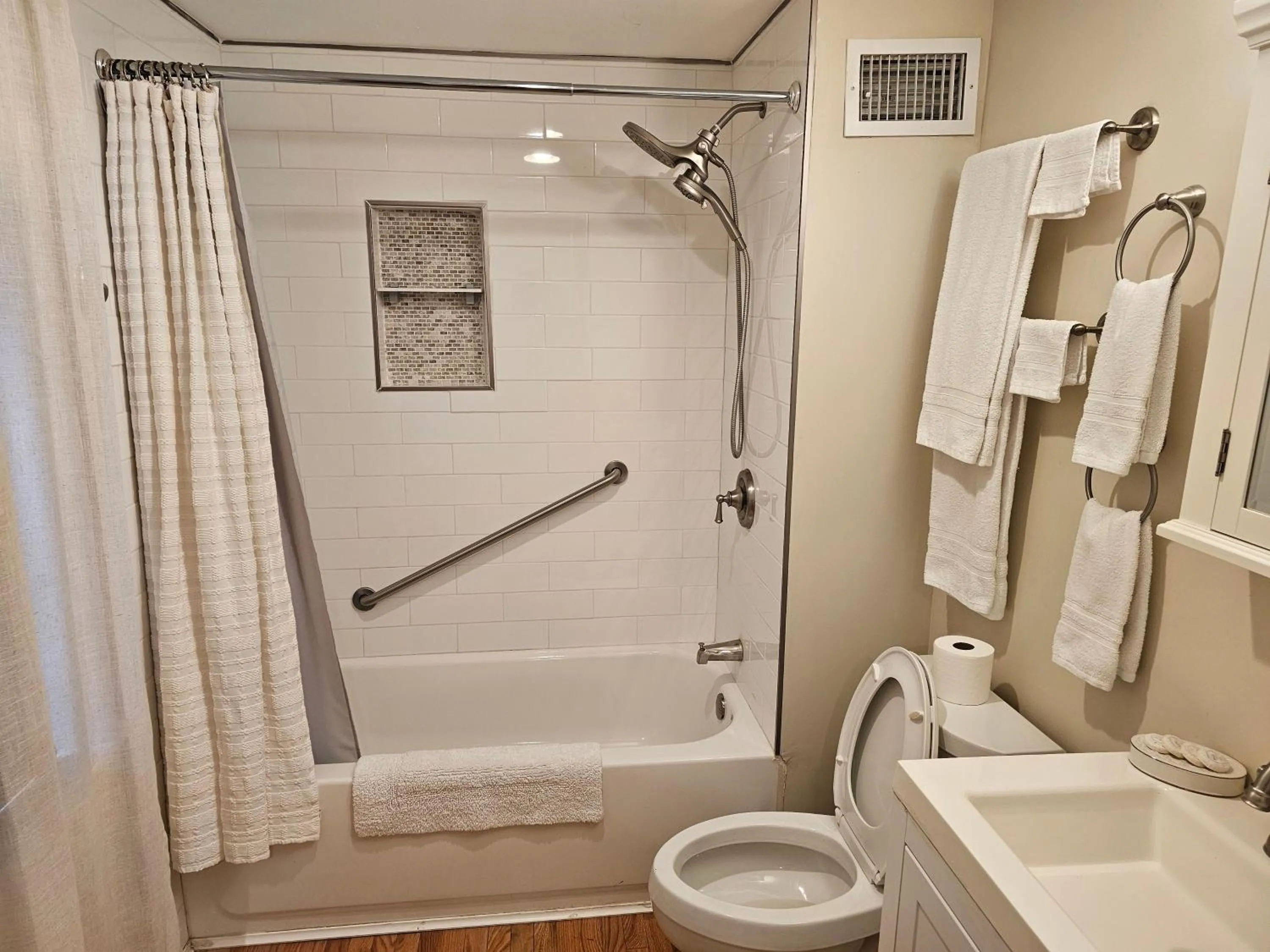 Come As You Are Inn LLC