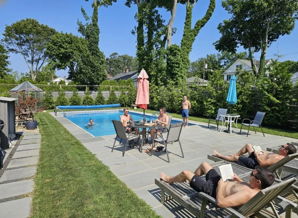 Swimming pool in Come As You Are Inn LLC