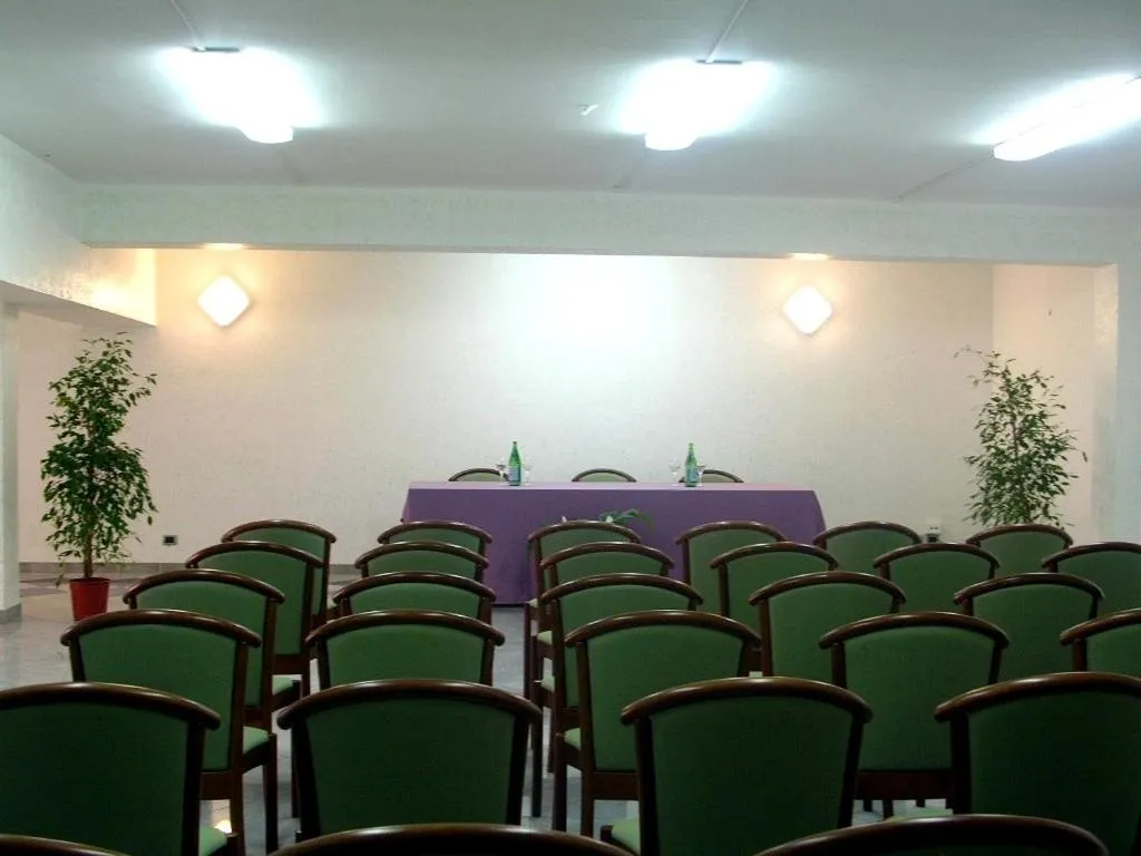 Business facilities in Sea Garden Hotel