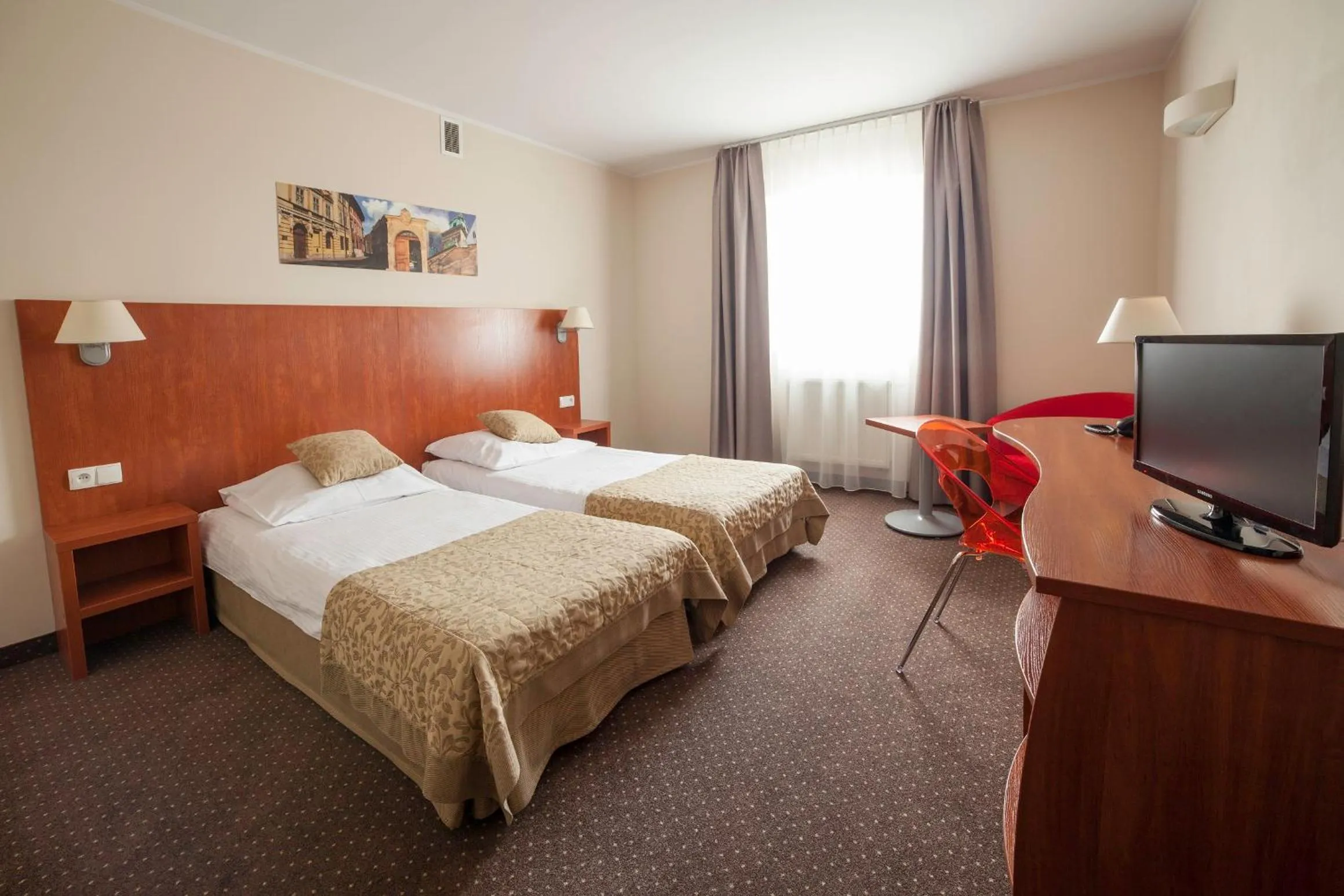 Photo of the whole room, Bed in H6 MAJOR ApartHotel Travel & Business, FREE PARKING