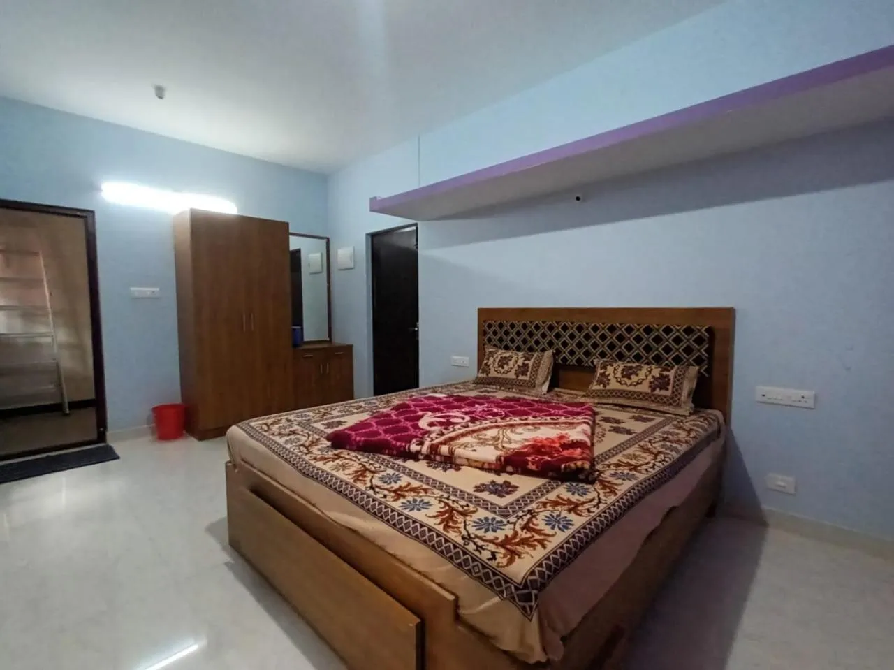 Bed in Karpagam Residency