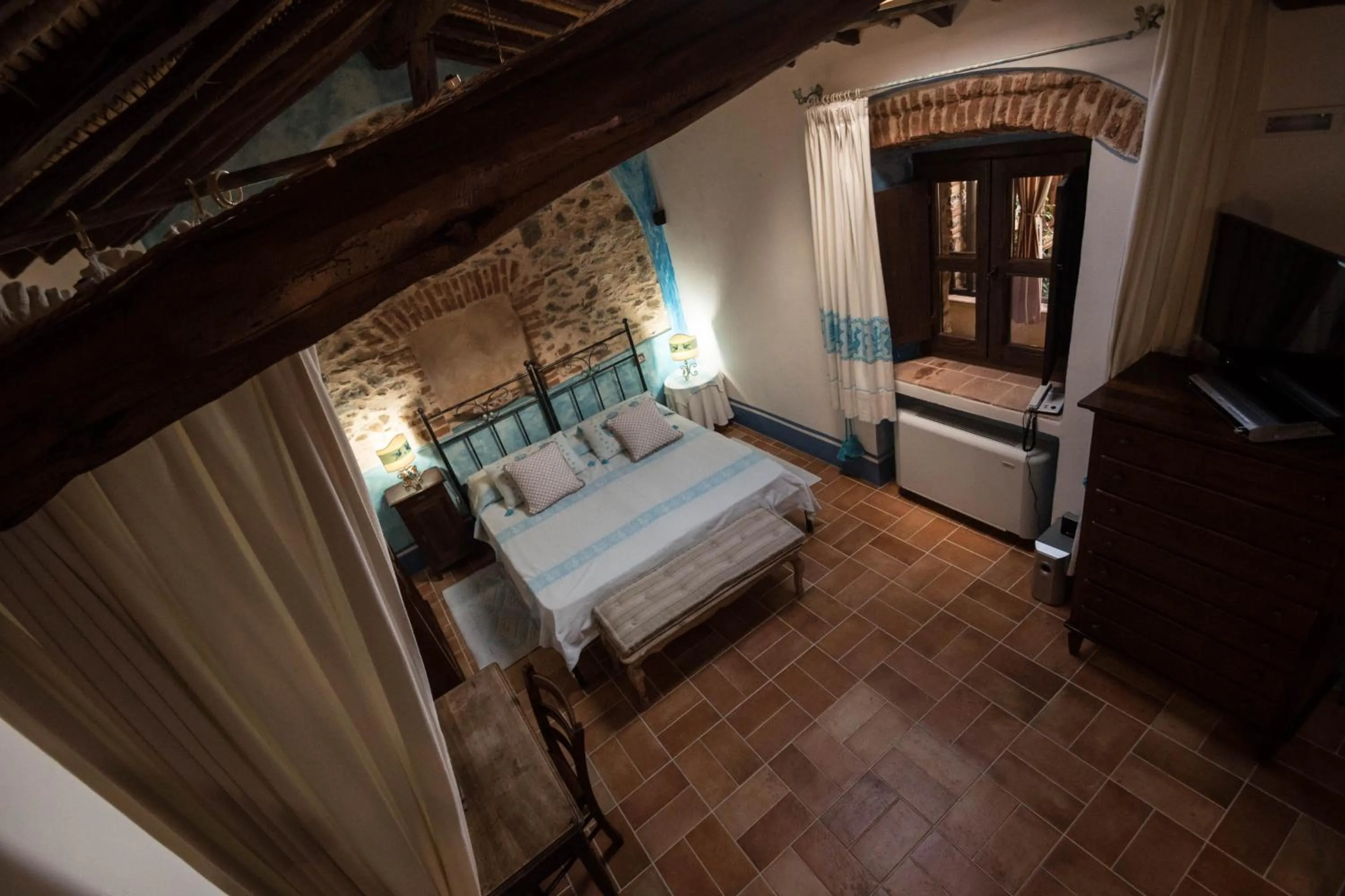 Bed in Hotel Anticos Palathos