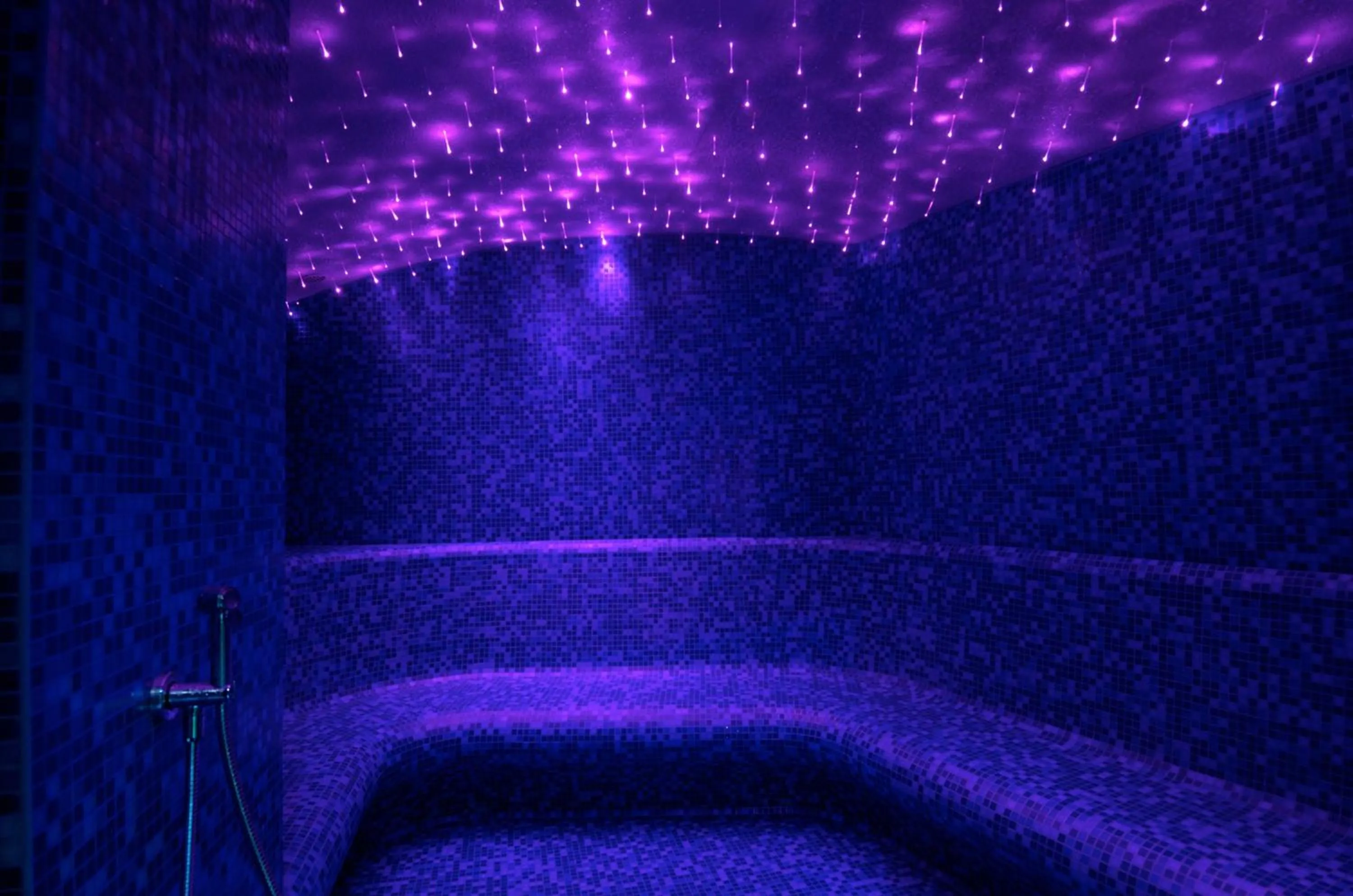 Steam room in Mondial Resort & Spa