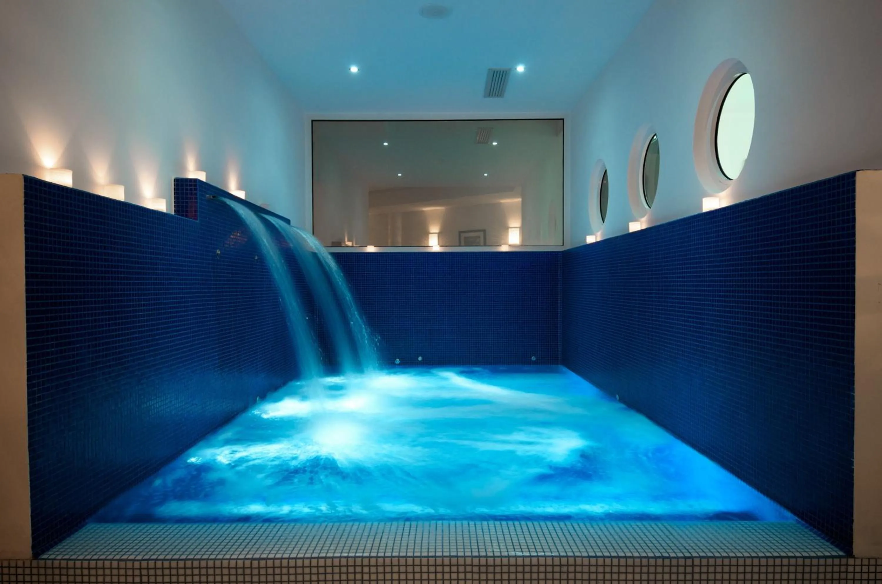 Swimming pool in Mondial Resort & Spa