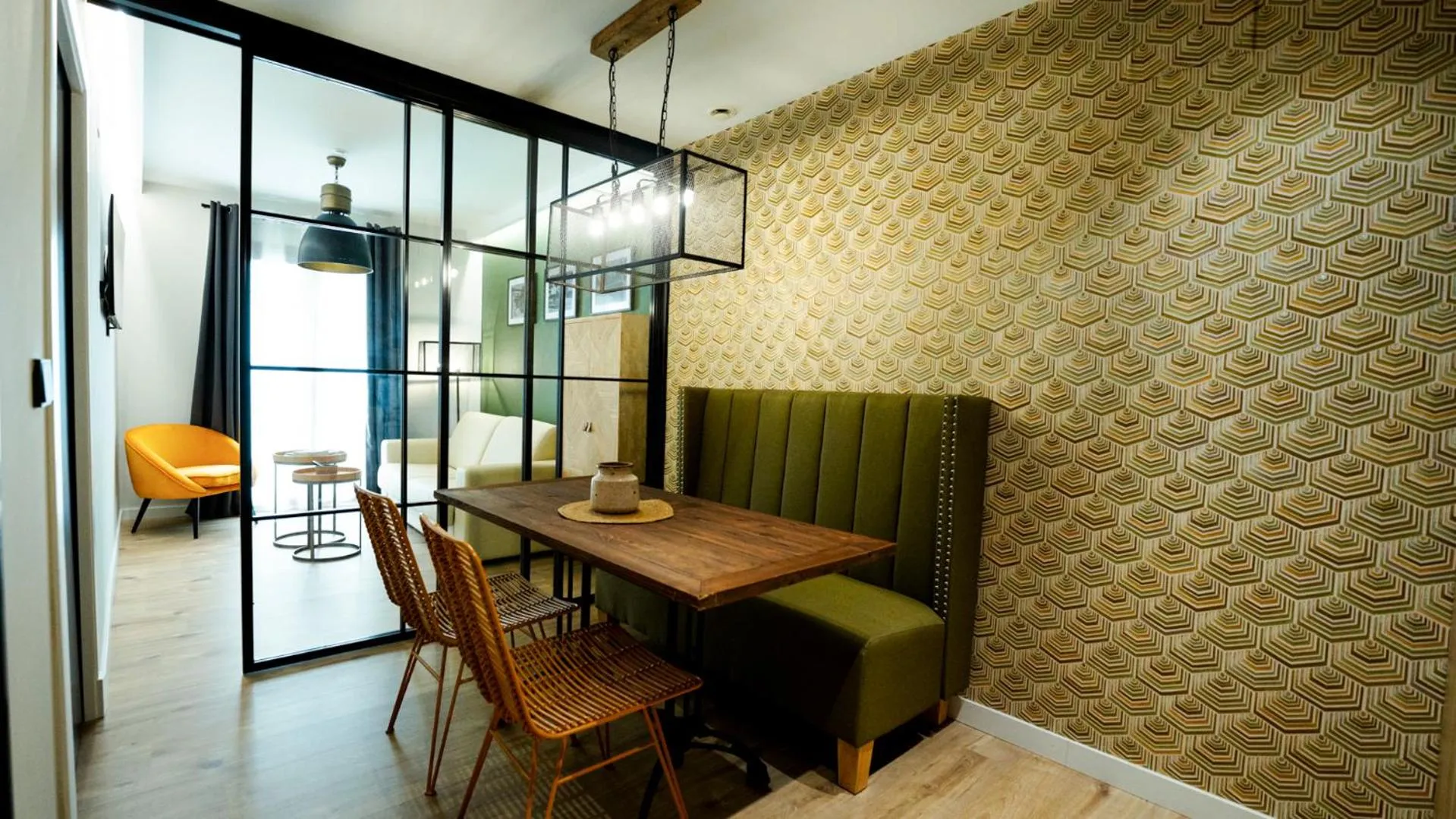 TV and multimedia in Aparthotel Luz de Gades - Suites Spa Gym - Adults Only