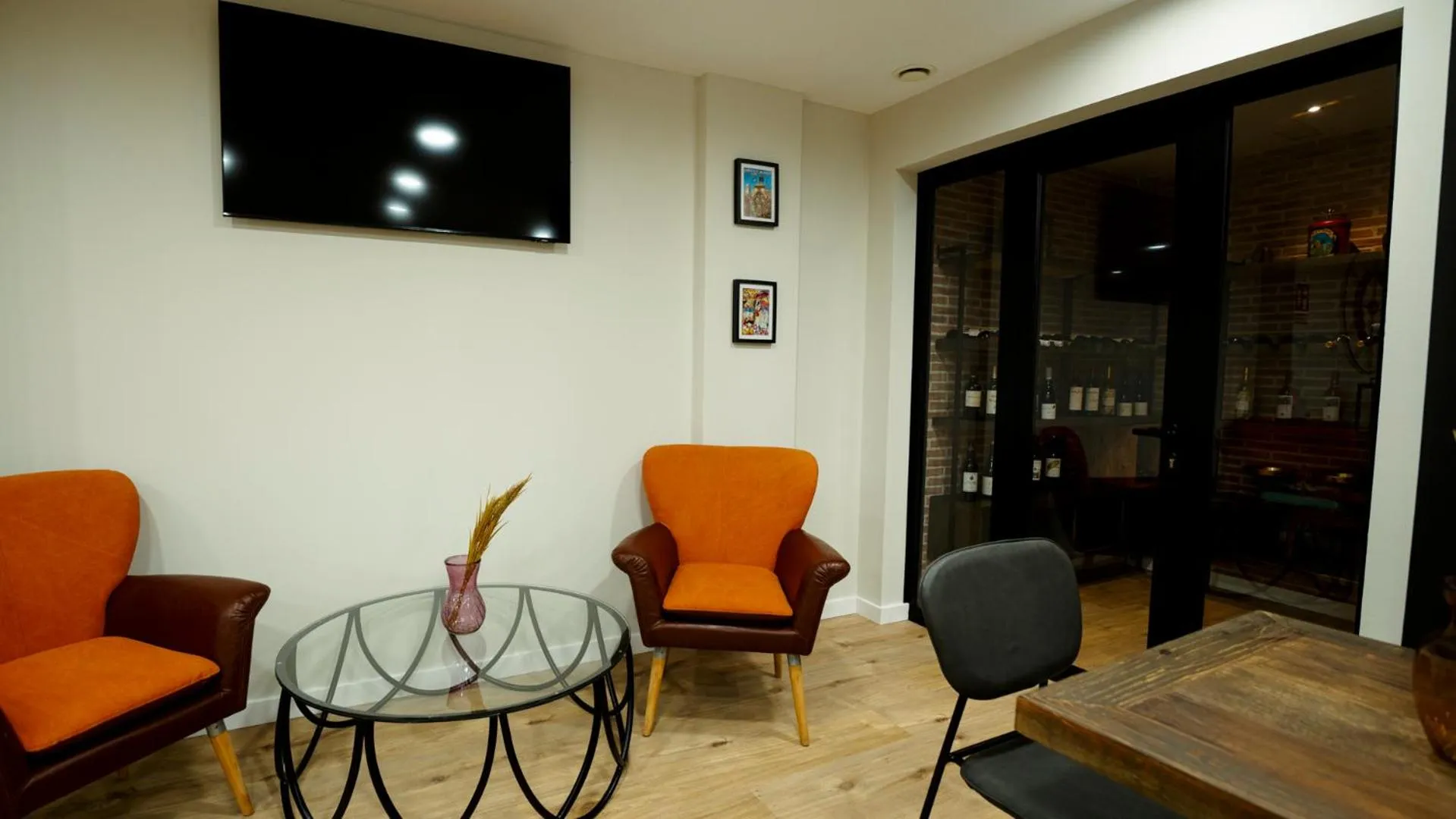 Communal lounge/ TV room in Aparthotel Luz de Gades - Suites Spa Gym - Adults Only