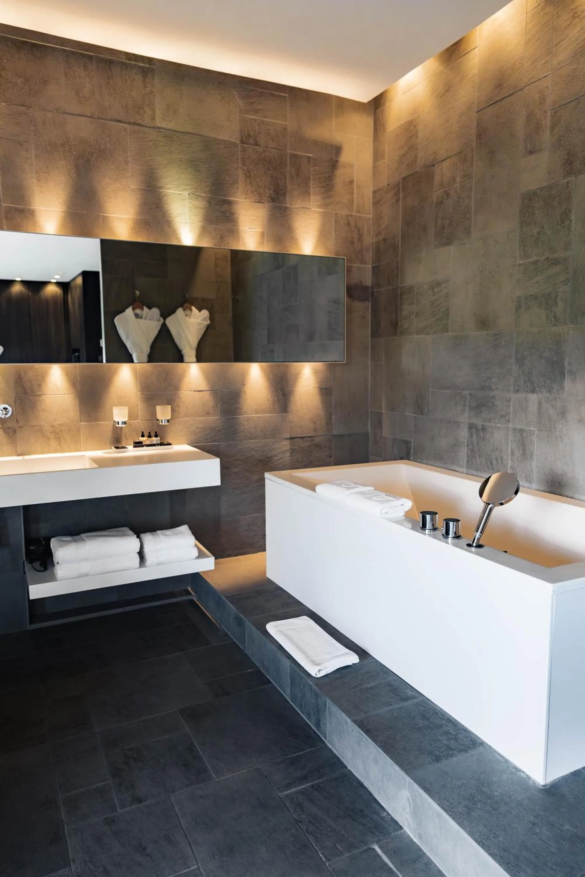 Shower in Bdesign & Spa