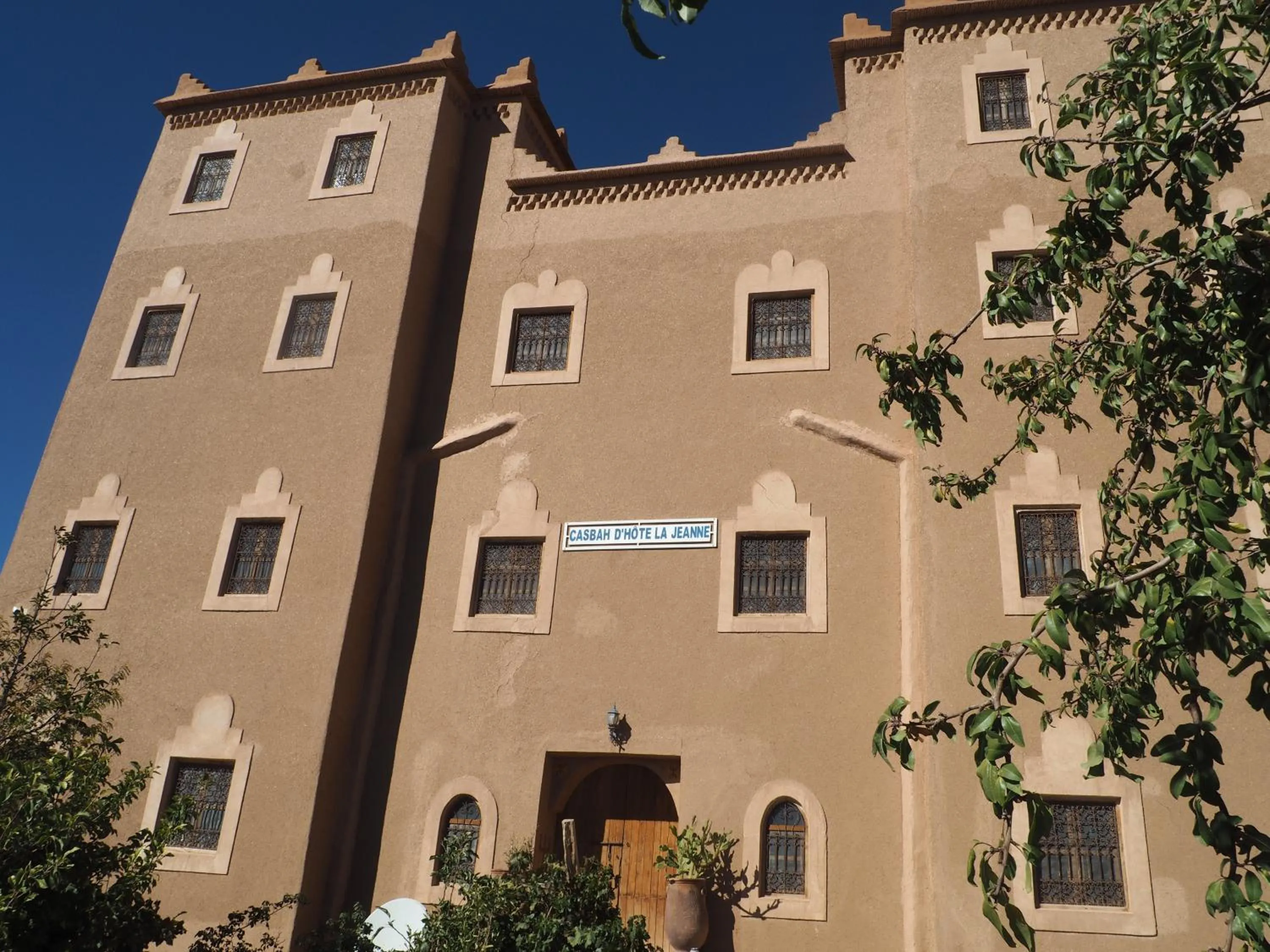 Facade/entrance in Casbah d'hôte La Jeanne Tourisme Ecologique