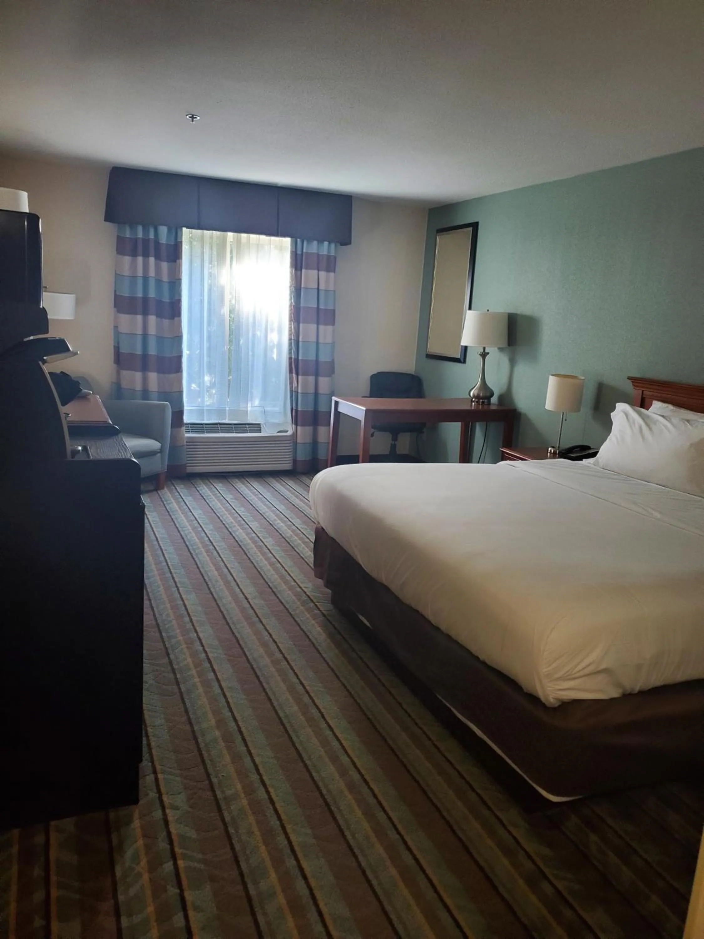 Bed in White Pine Lodge