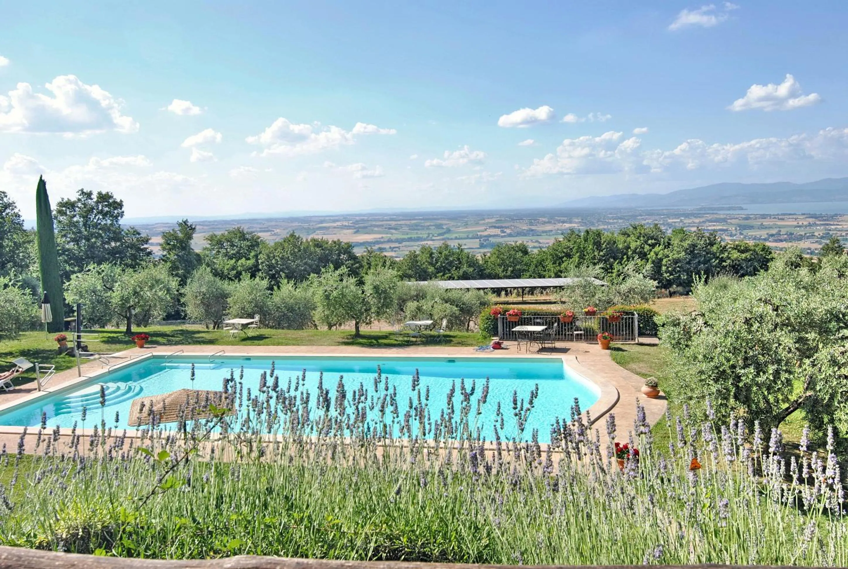 Pool view in Agriturismo I Frati