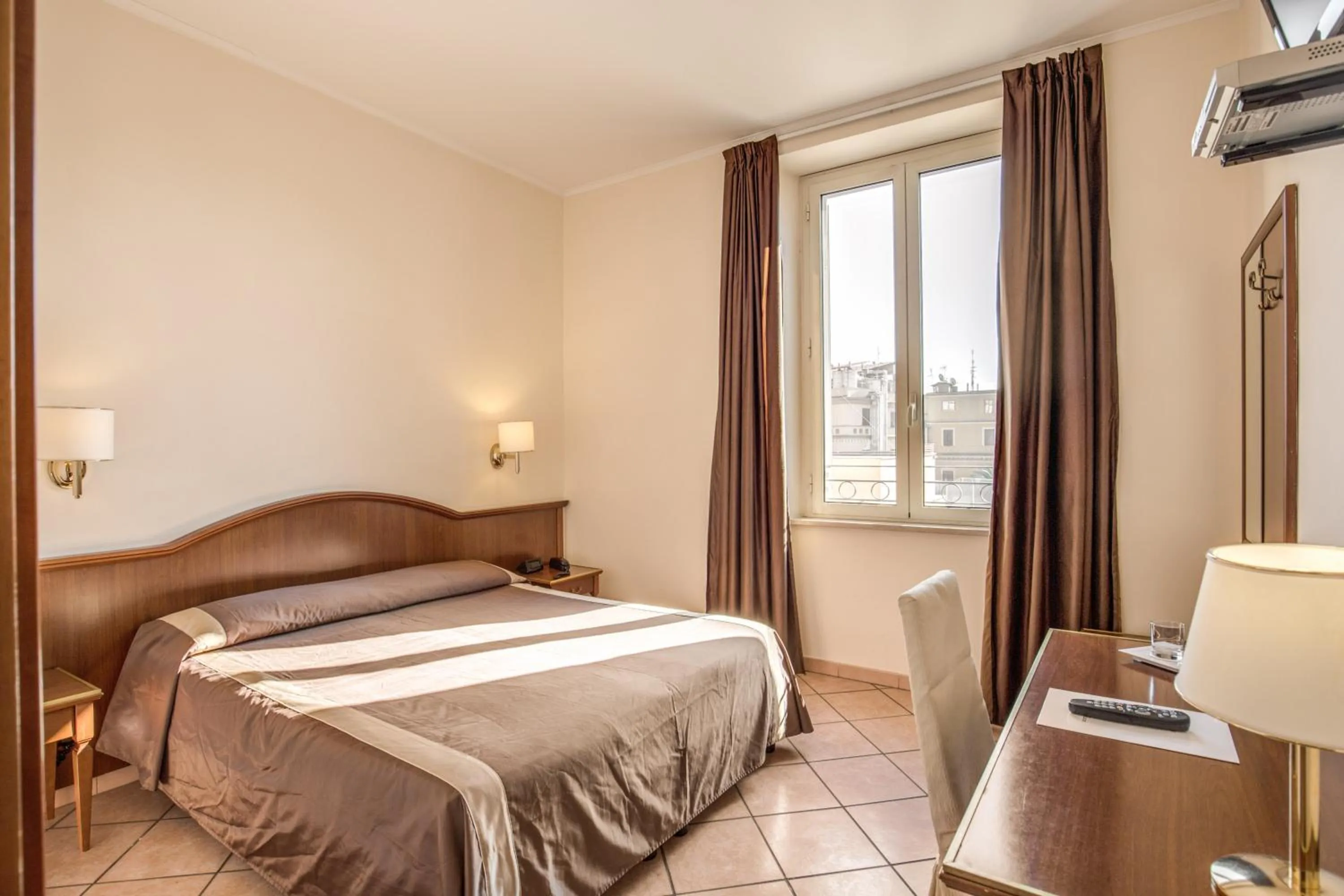 Photo of the whole room, Bed in Hotel San Marco