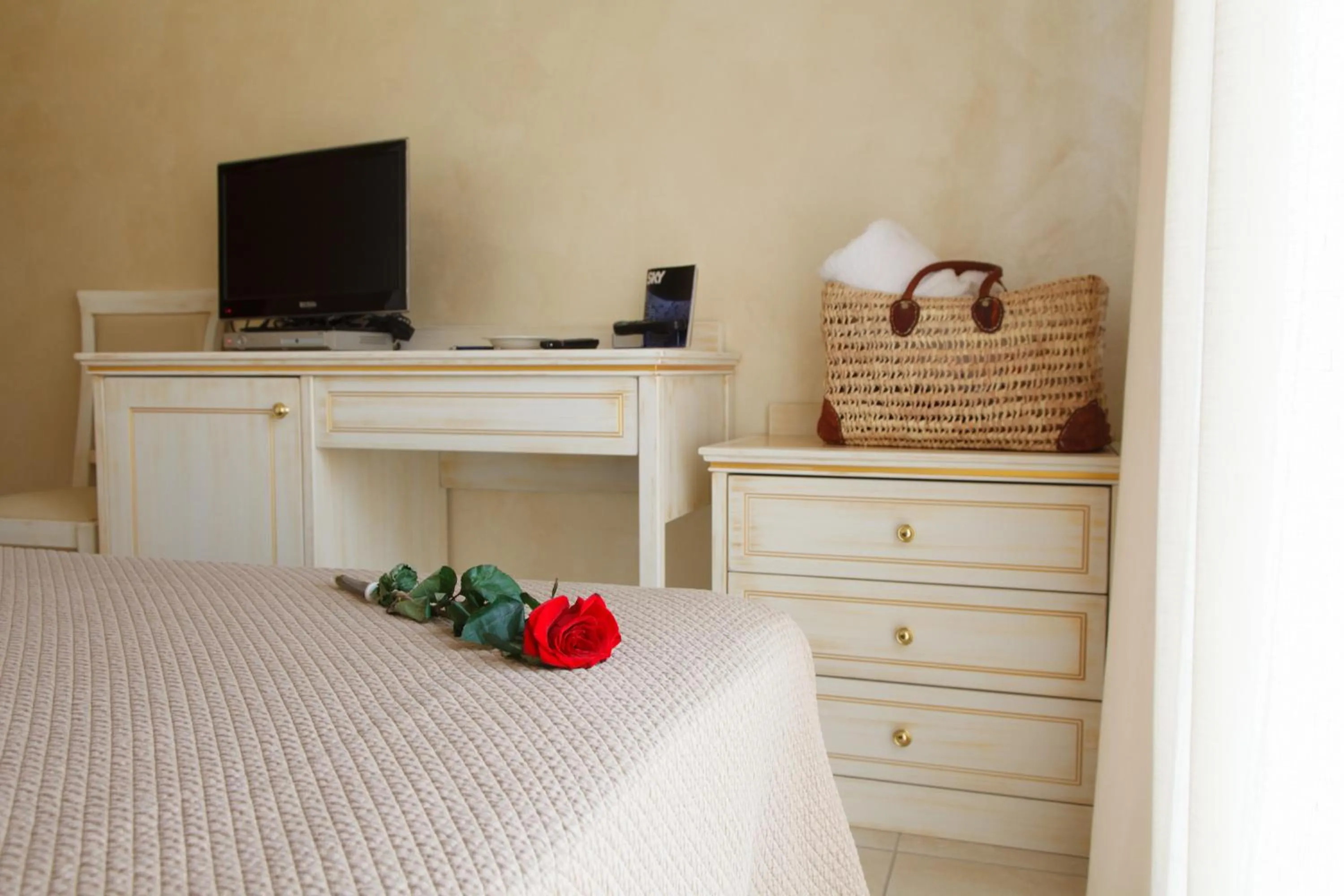 Bedroom, Bed in Allegroitalia Alassio Rosa