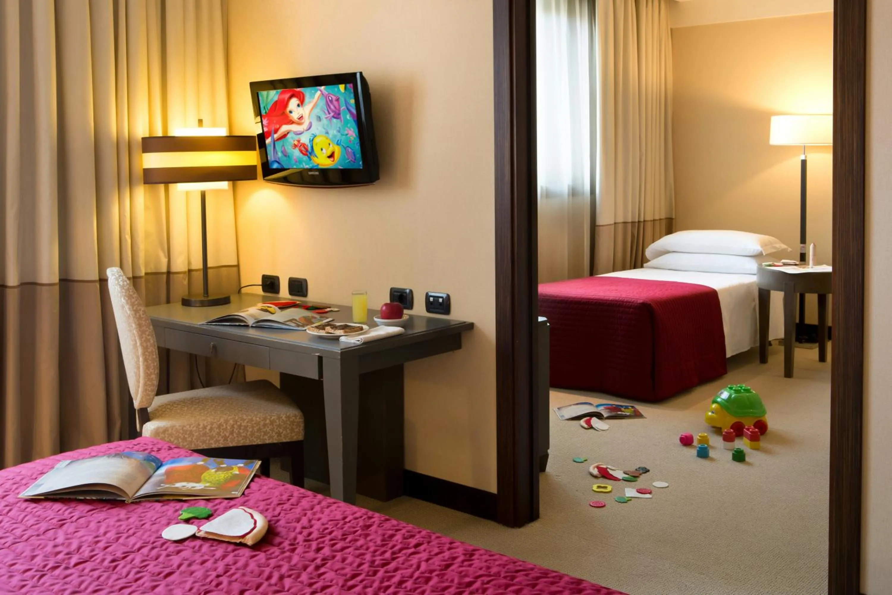 Game Room, Bed in Starhotels Grand Milan