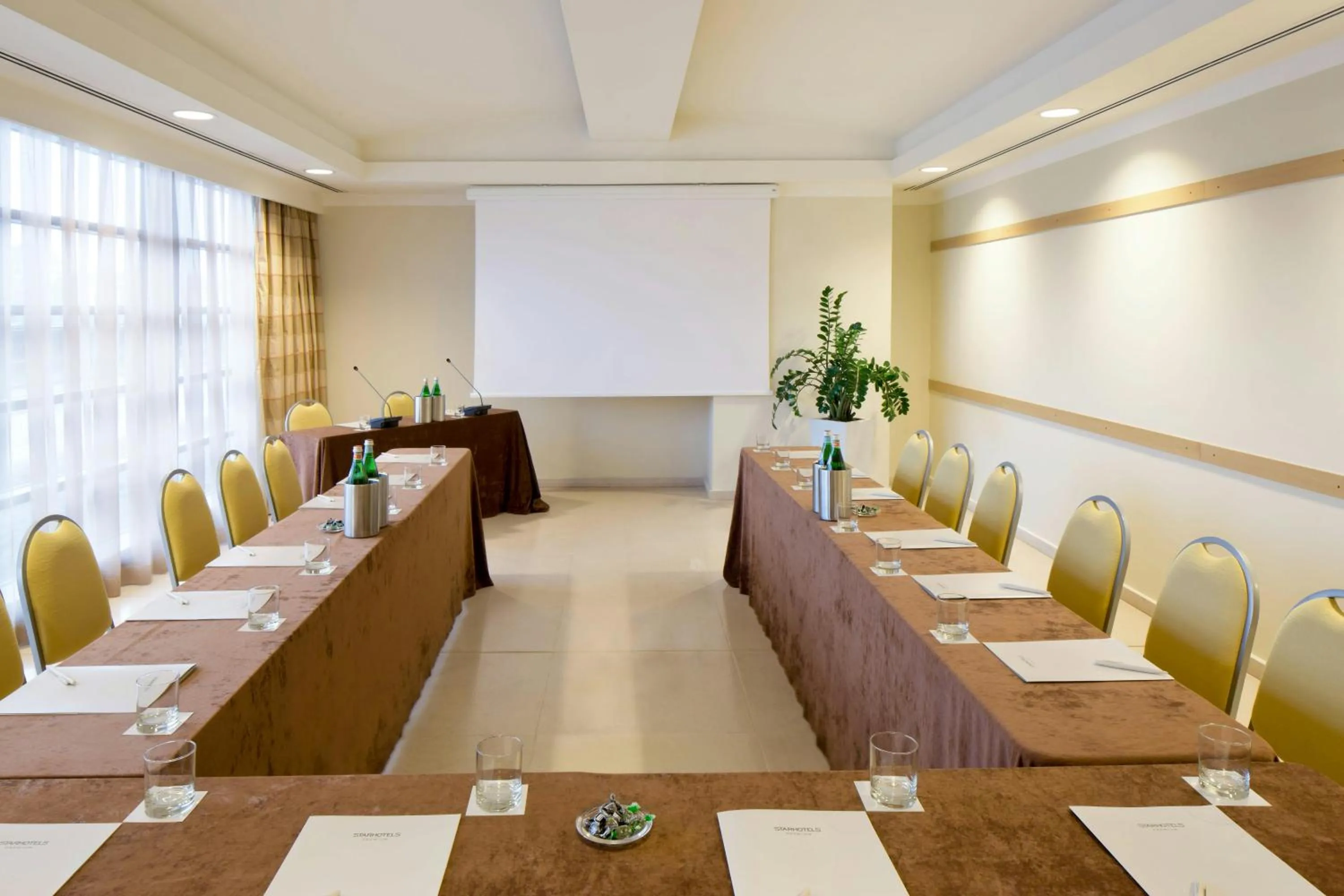 Meeting/conference room in Starhotels Grand Milan