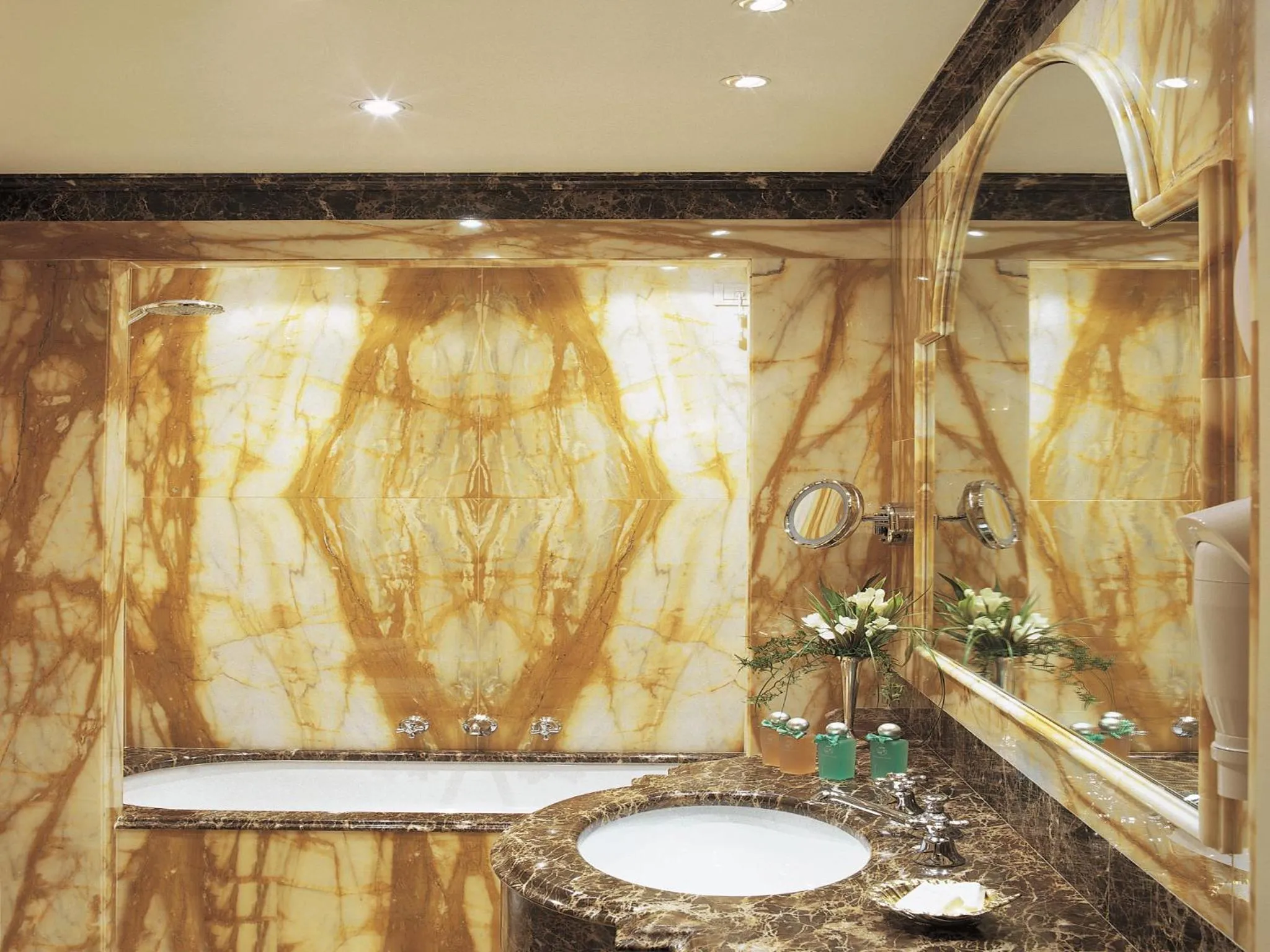 Bathroom in Versilia Golf Resort