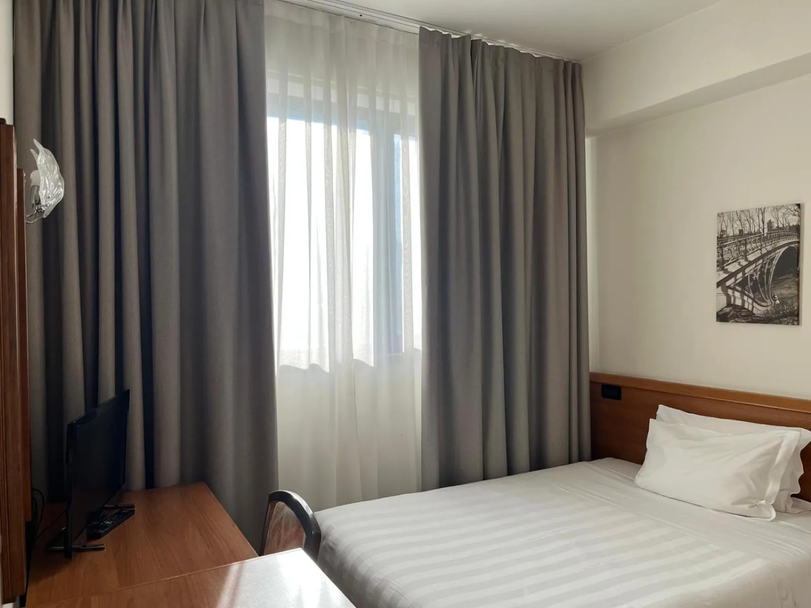 Bed in Hotel Napoleon