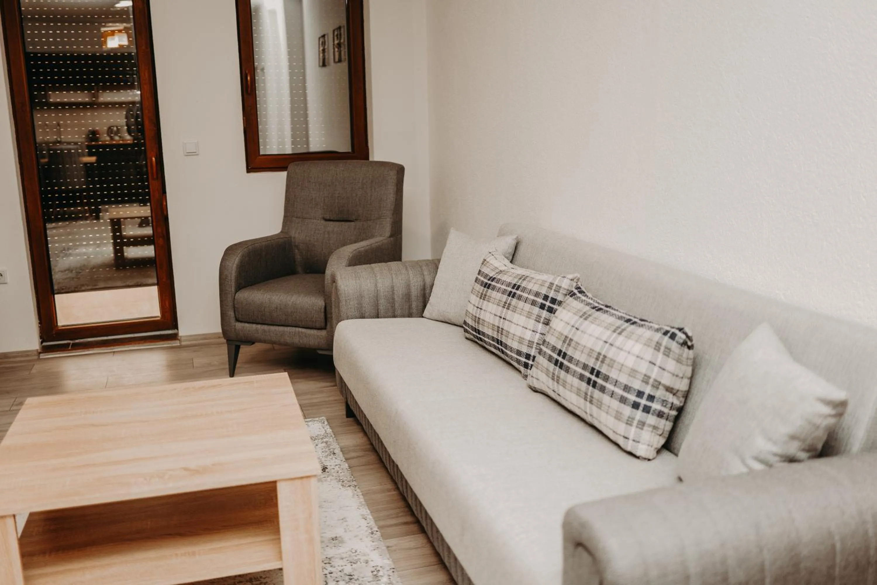 Living room in Hotel Noor Konjic