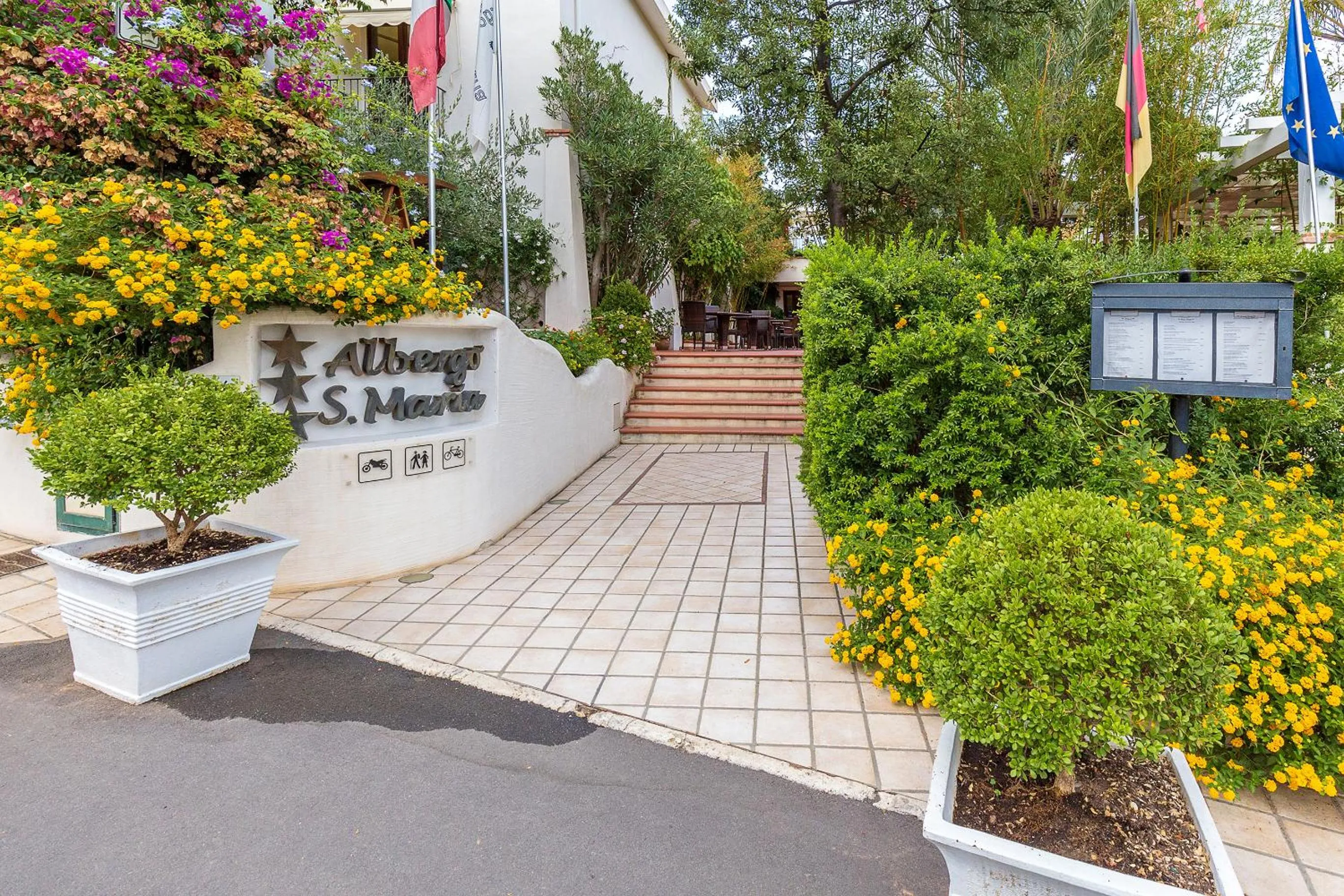 Property logo or sign in Hotel Santa Maria