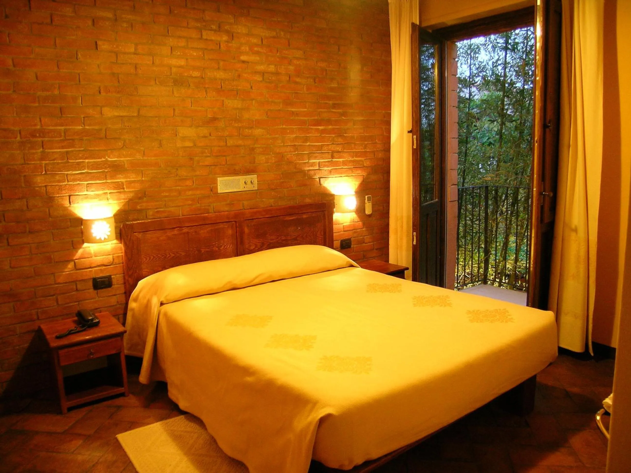 Photo of the whole room, Bed in Hotel Santa Maria