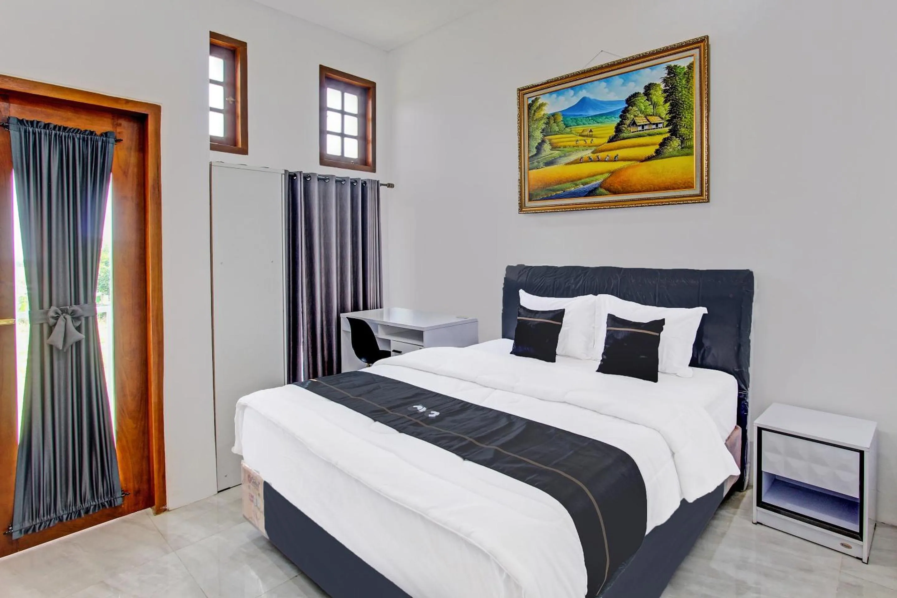 Bedroom, Bed in Collection O 91629 Ndalem Abhirama