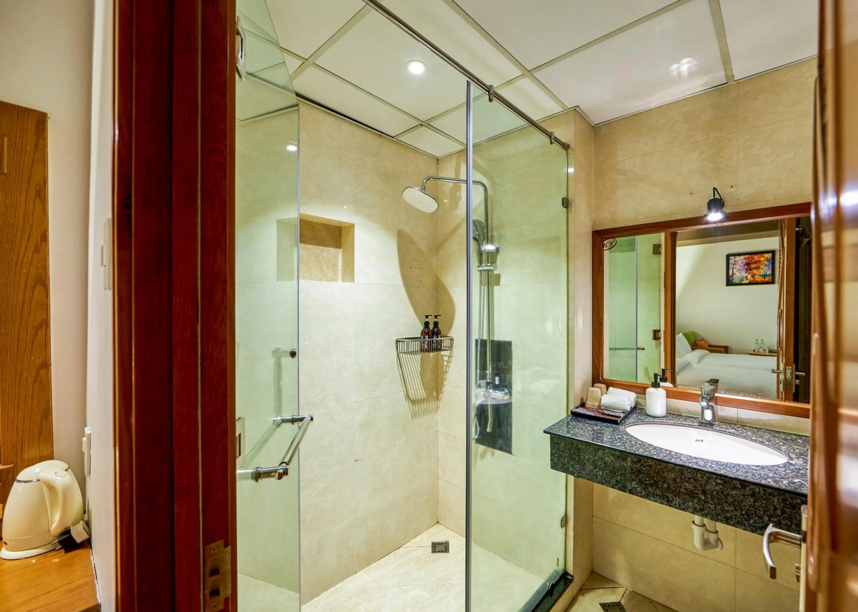 Shower in The Noble Swan Hotel Saigon