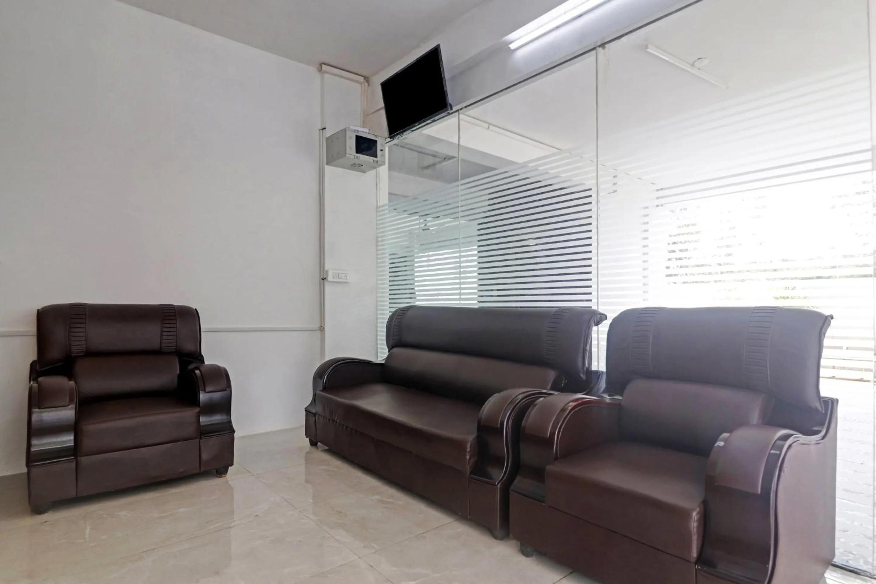 Lobby or reception in Super Capital O Srinika Inn