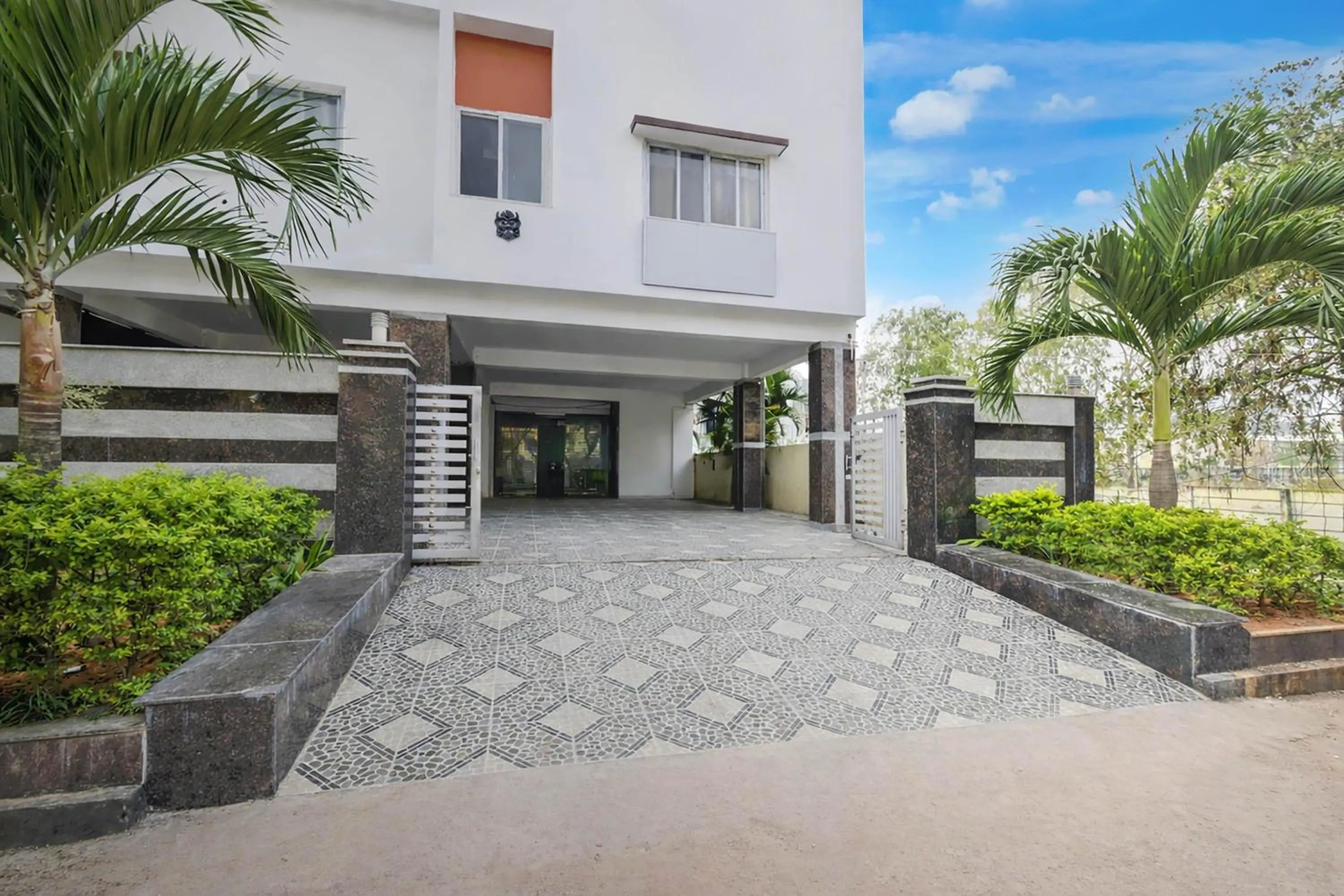 Facade/entrance in Townhouse Financial District Gachibowli Formerly Srinika Inn