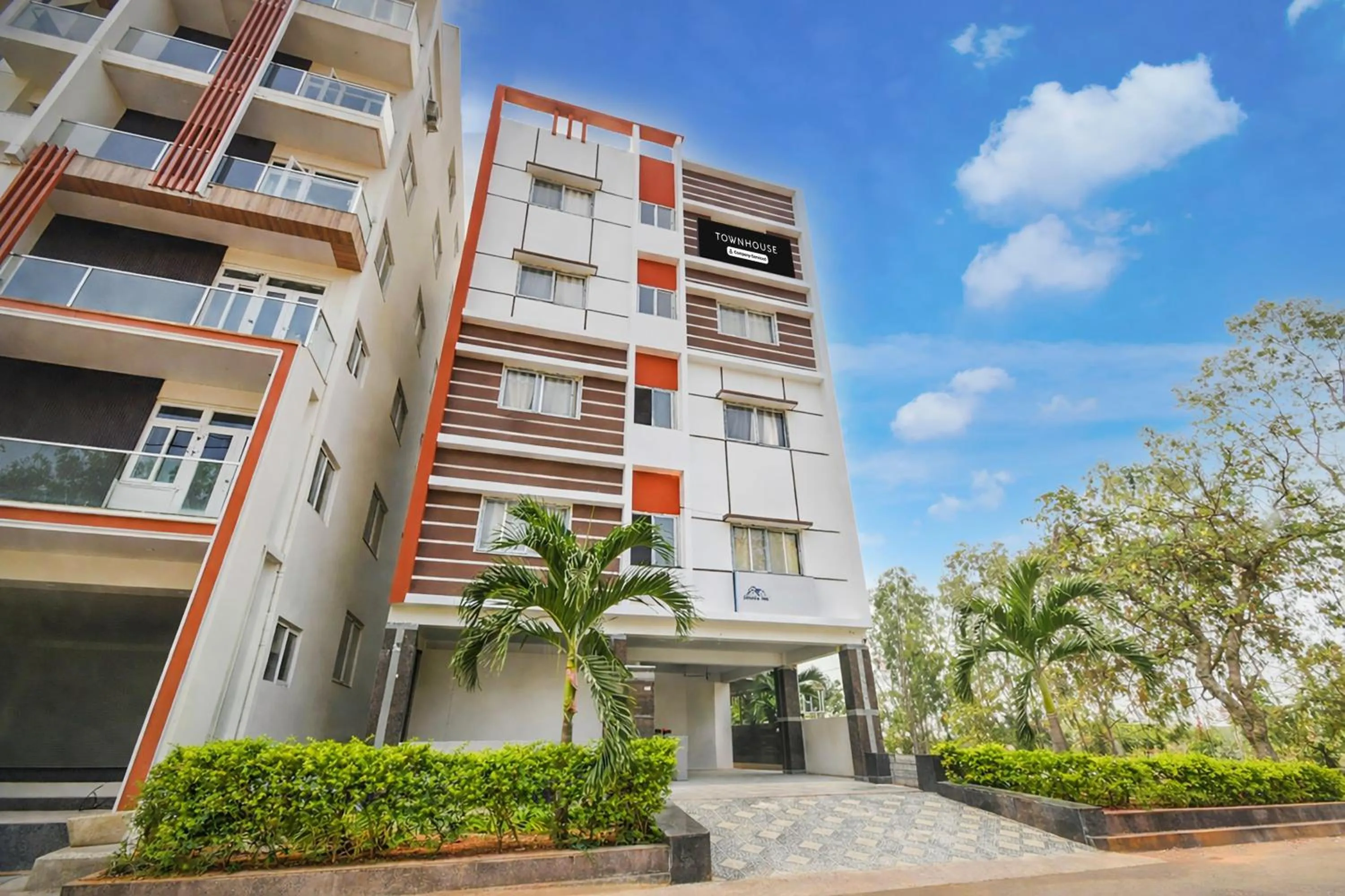 Facade/entrance in Townhouse Financial District Gachibowli Formerly Srinika Inn