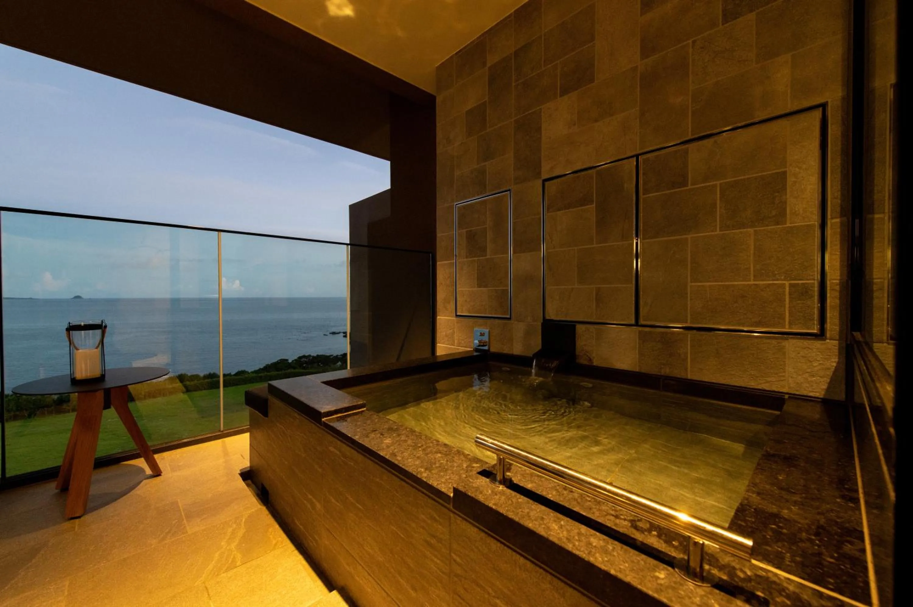 Open Air Bath in GOTO RETREAT by Onko Chishin