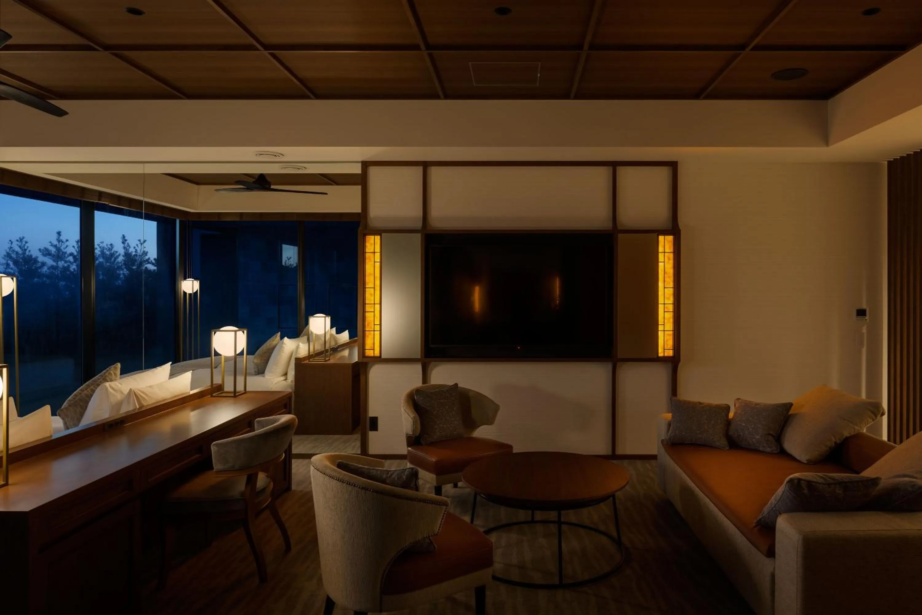 Living room in GOTO RETREAT by Onko Chishin